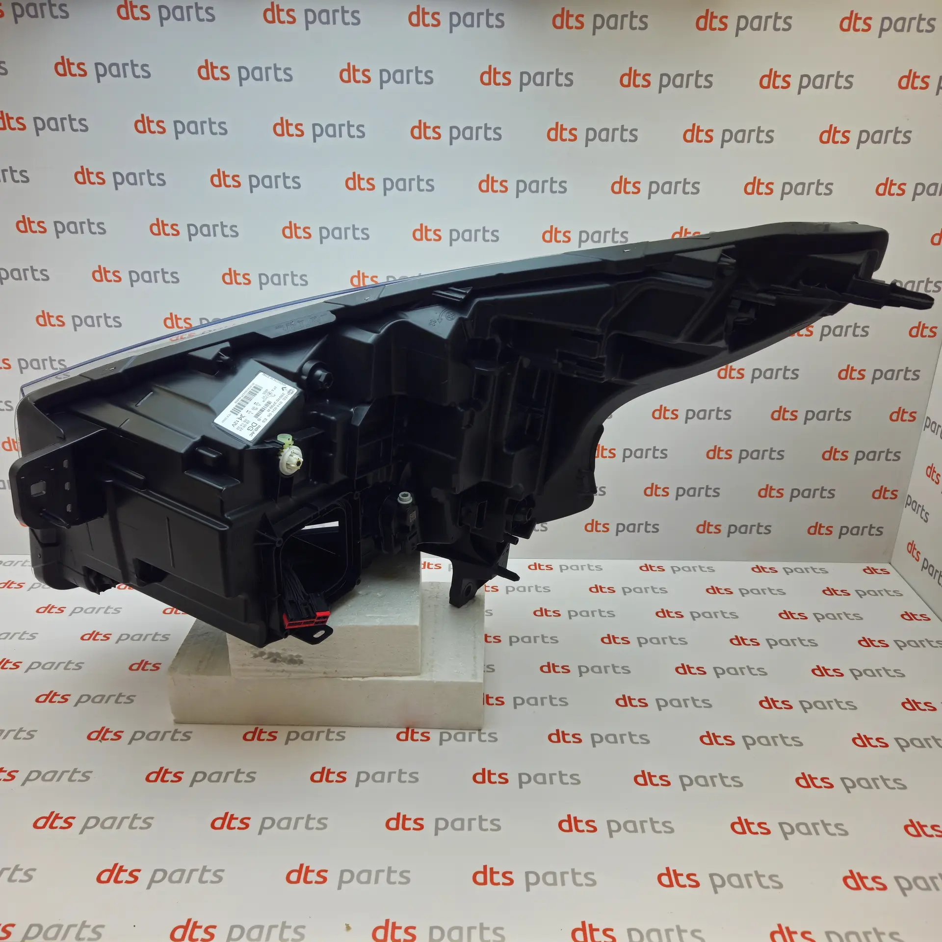 OEM Renault 260103799R – Front right headlight