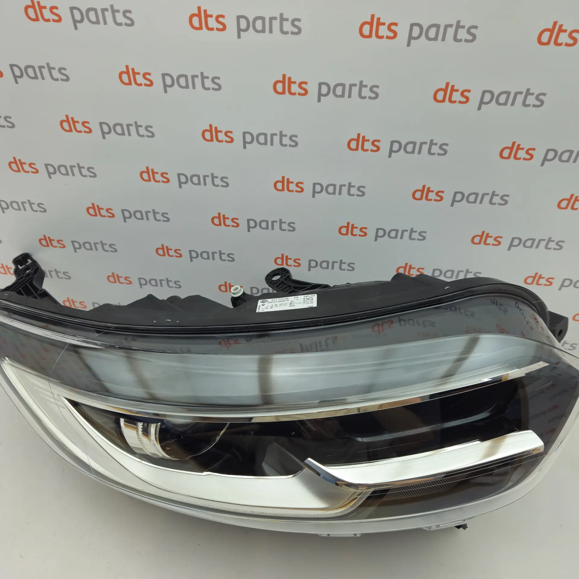 OEM Renault 260103903R – Front, right headlight