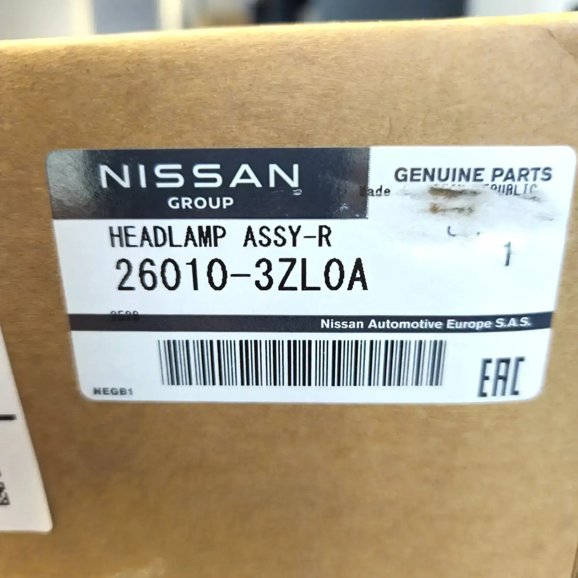 OEM Nissan 260103ZL0A – Front right headlight