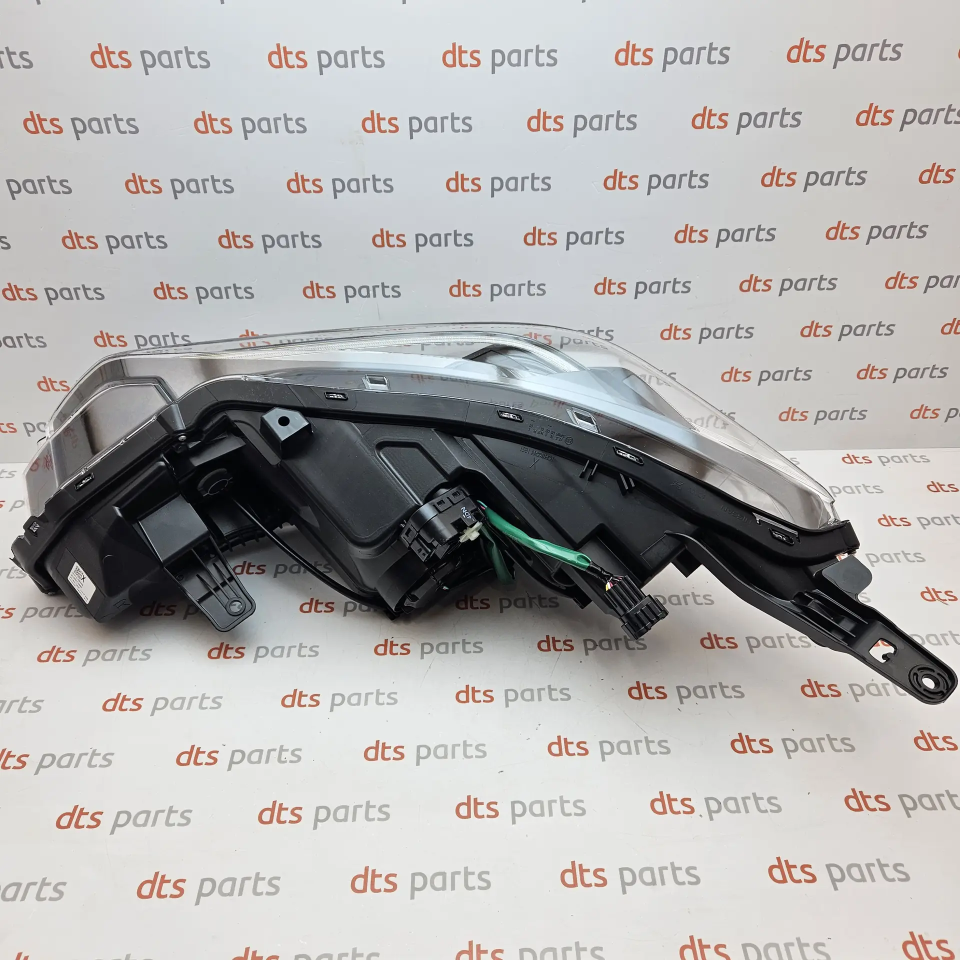 OEM Nissan 260105SH0A – Front right headlight
