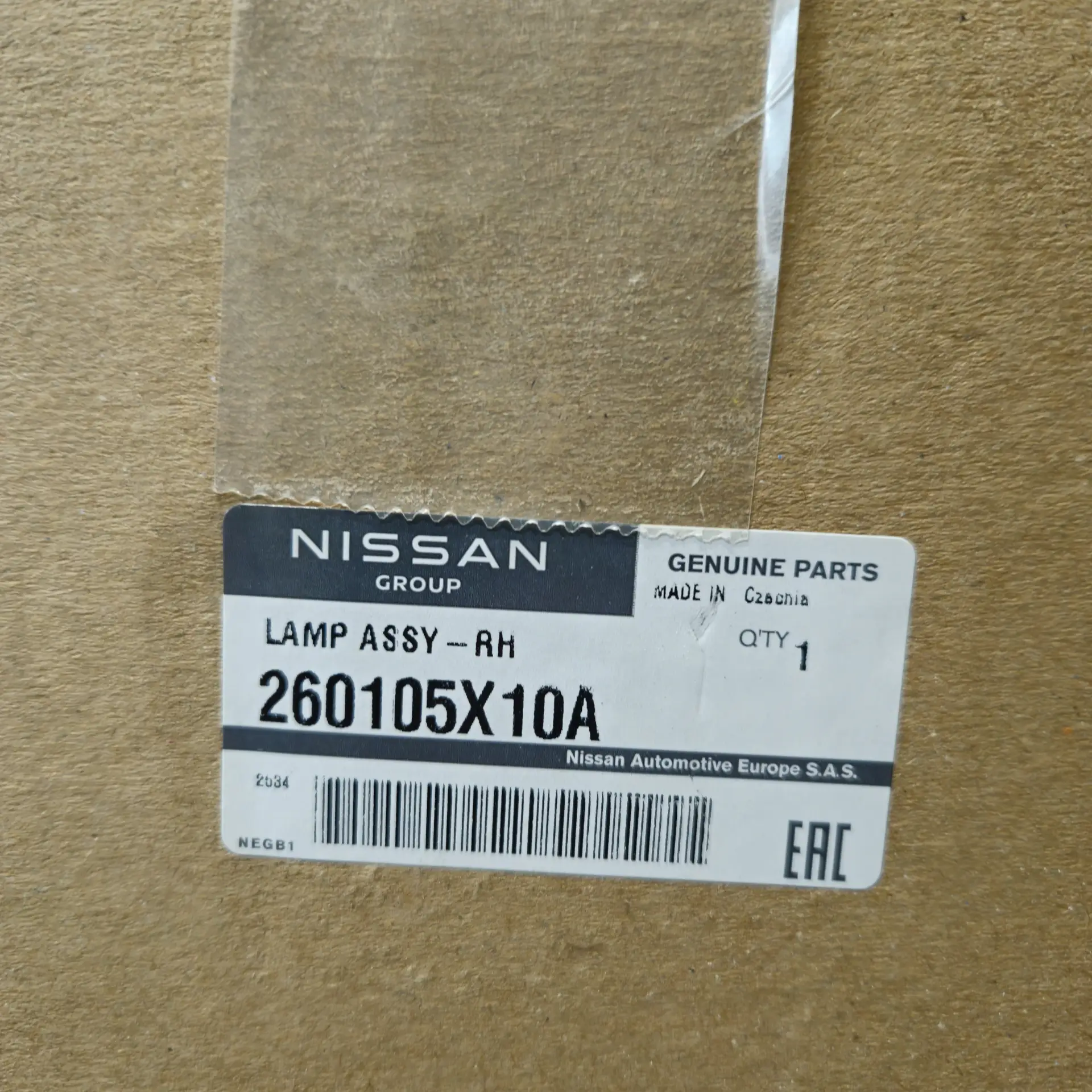 OEM Nissan 260105X10A – Front right headlight