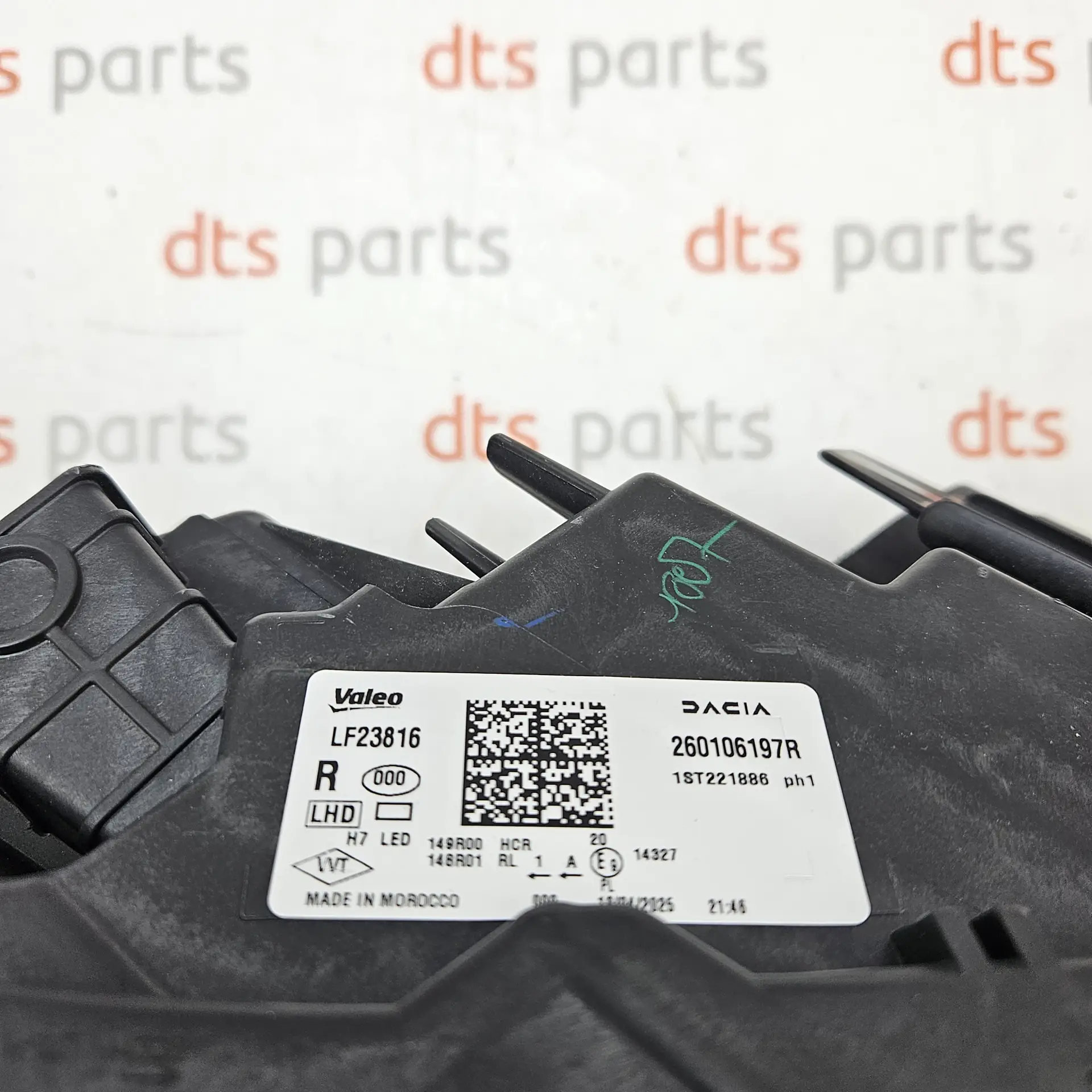 OEM Dacia 260106197R – Right front full LED headlight assembly