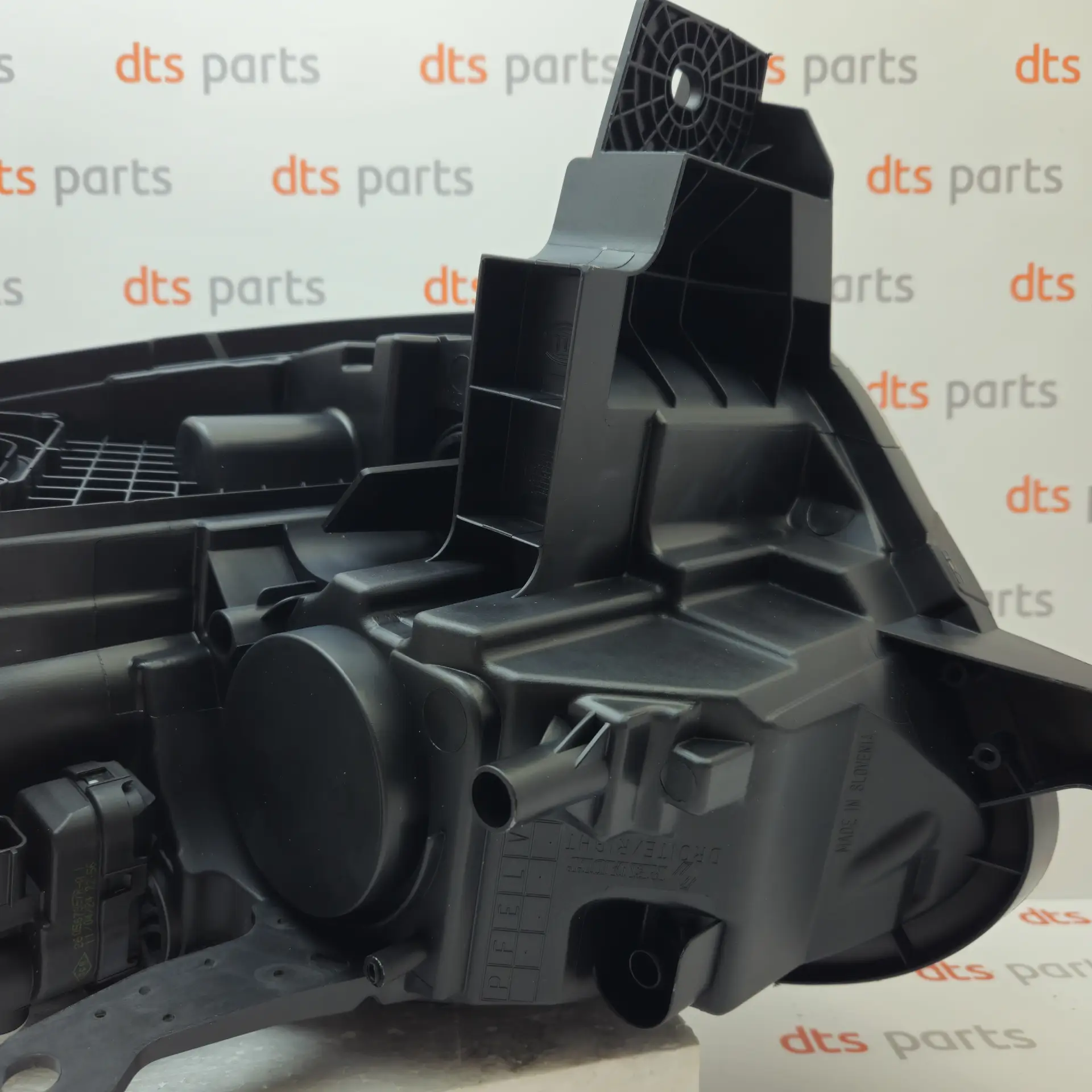 OEM Renault 260106875R – Front right LED headlight