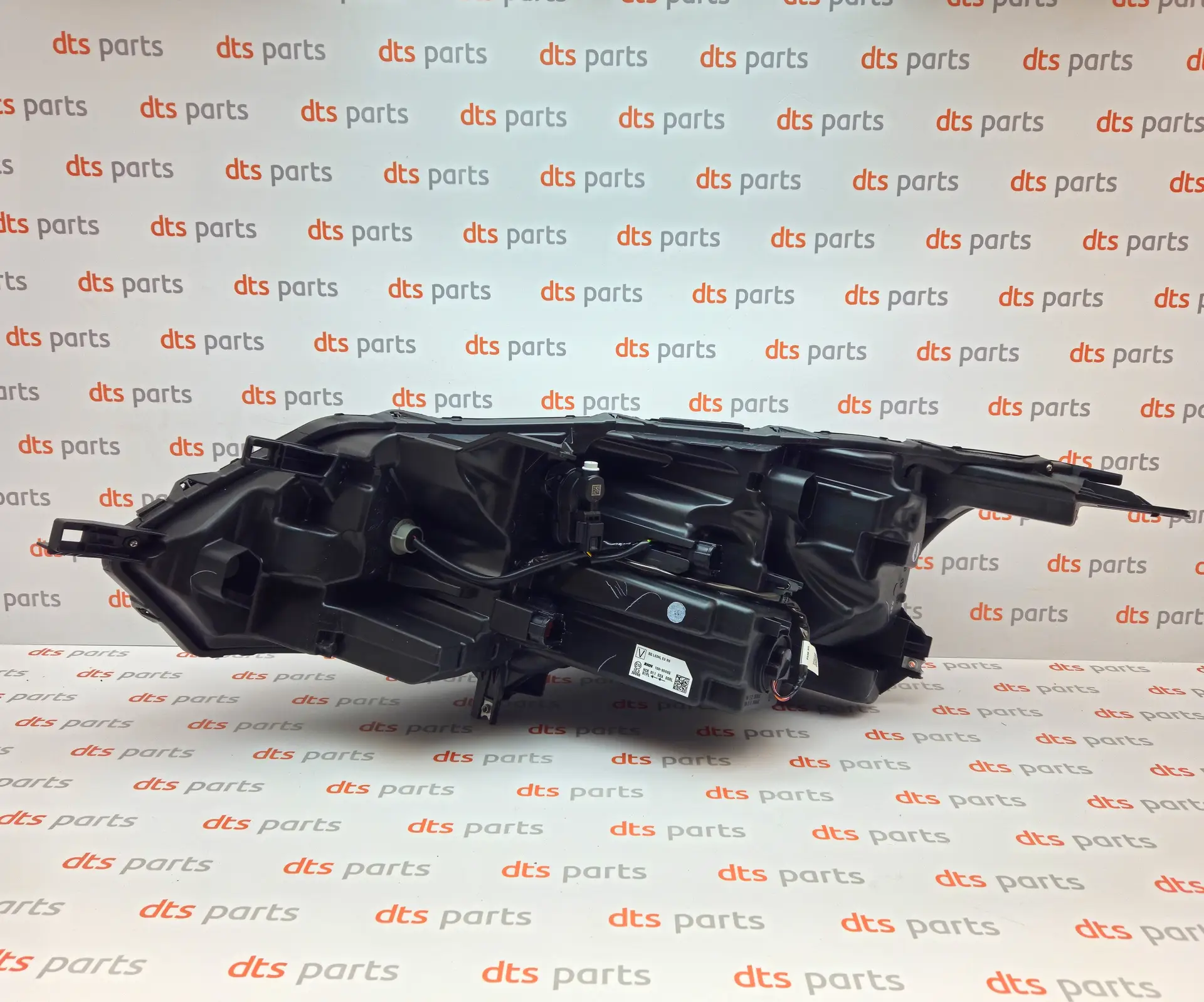 OEM Nissan 260106UN0C – Front right (offside) headlight assembly