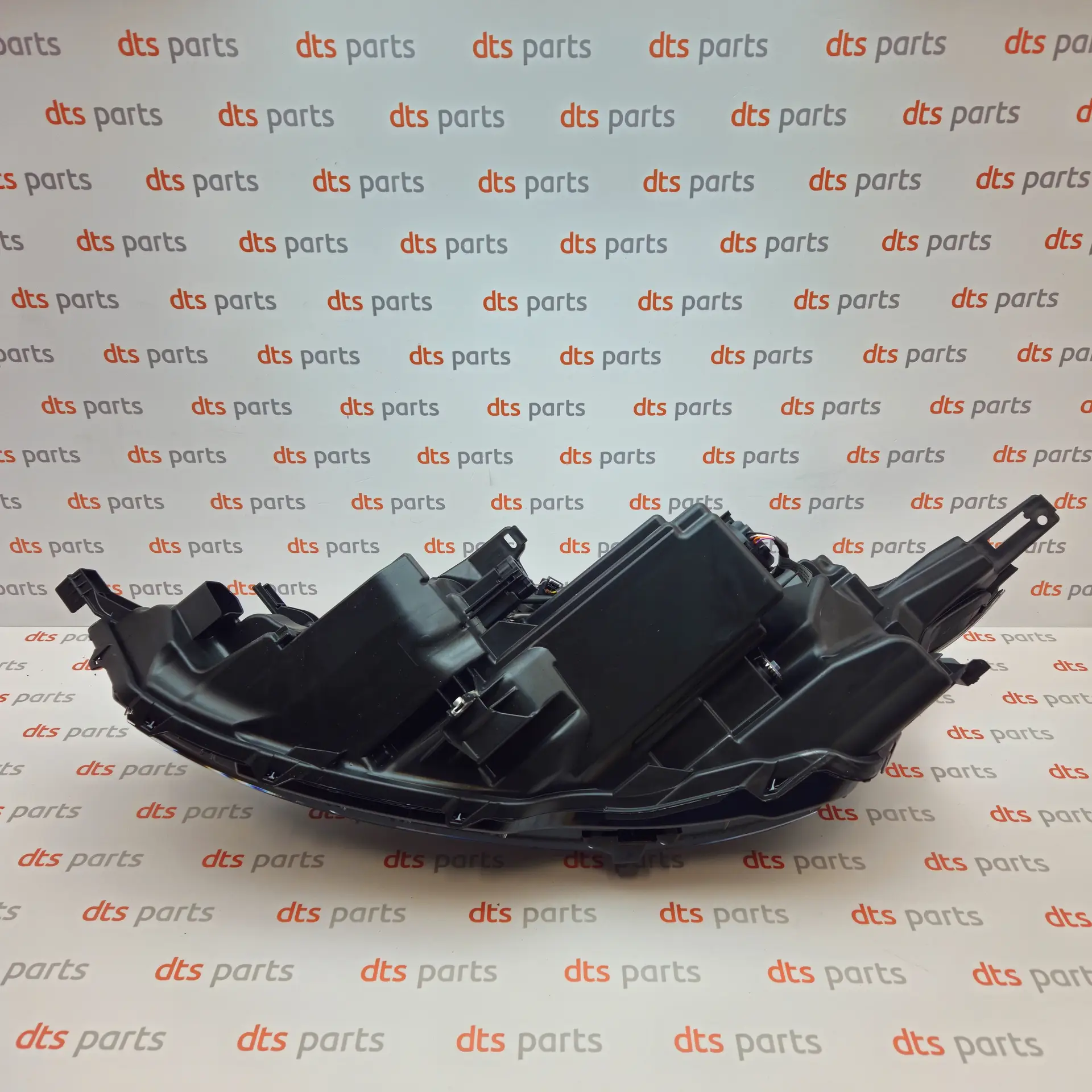 OEM Nissan 260106UN0C – Front right (offside) headlight assembly