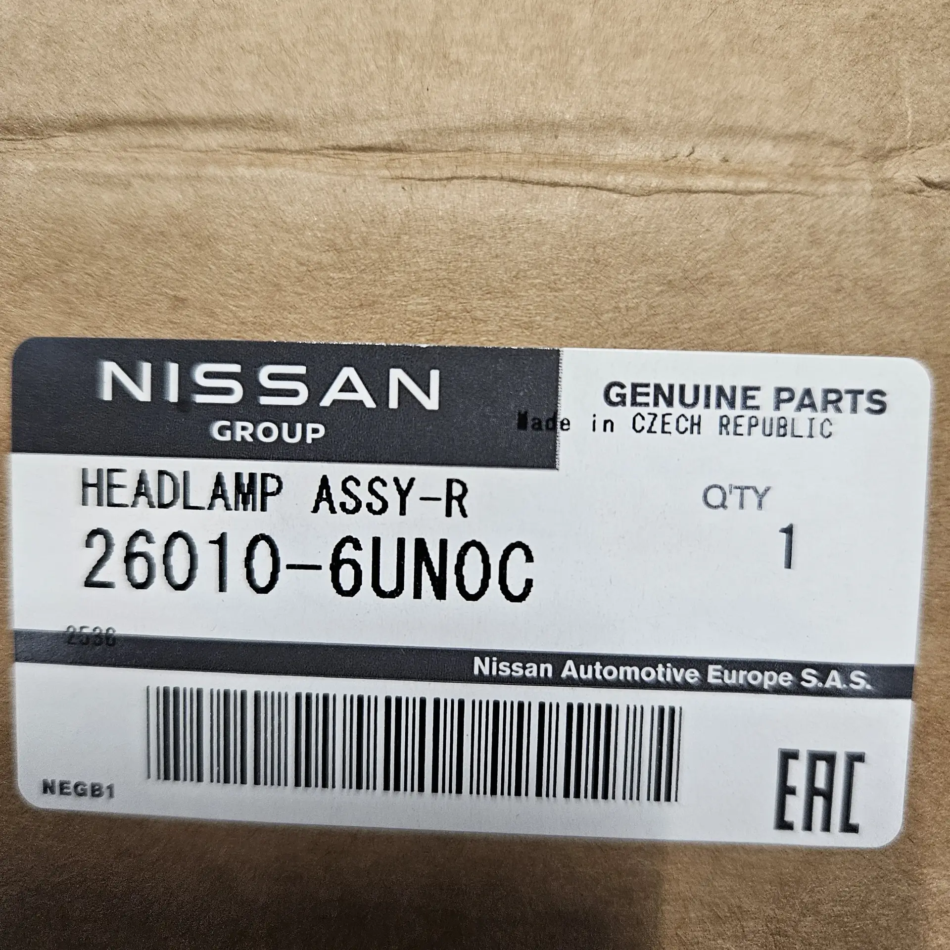 OEM Nissan 260106UN0C – Front right (offside) headlight assembly