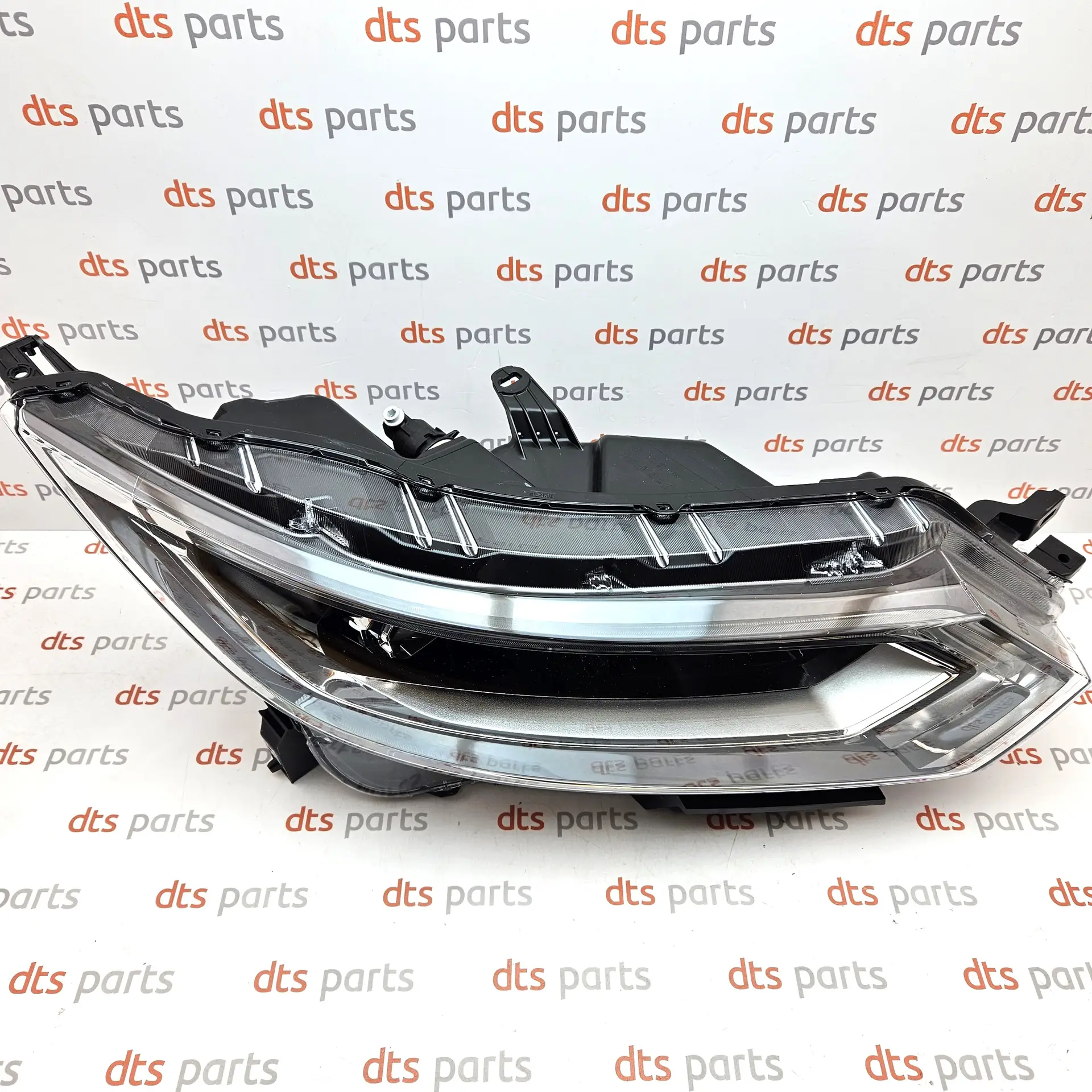 OEM Nissan 26010HV05B – Right headlight