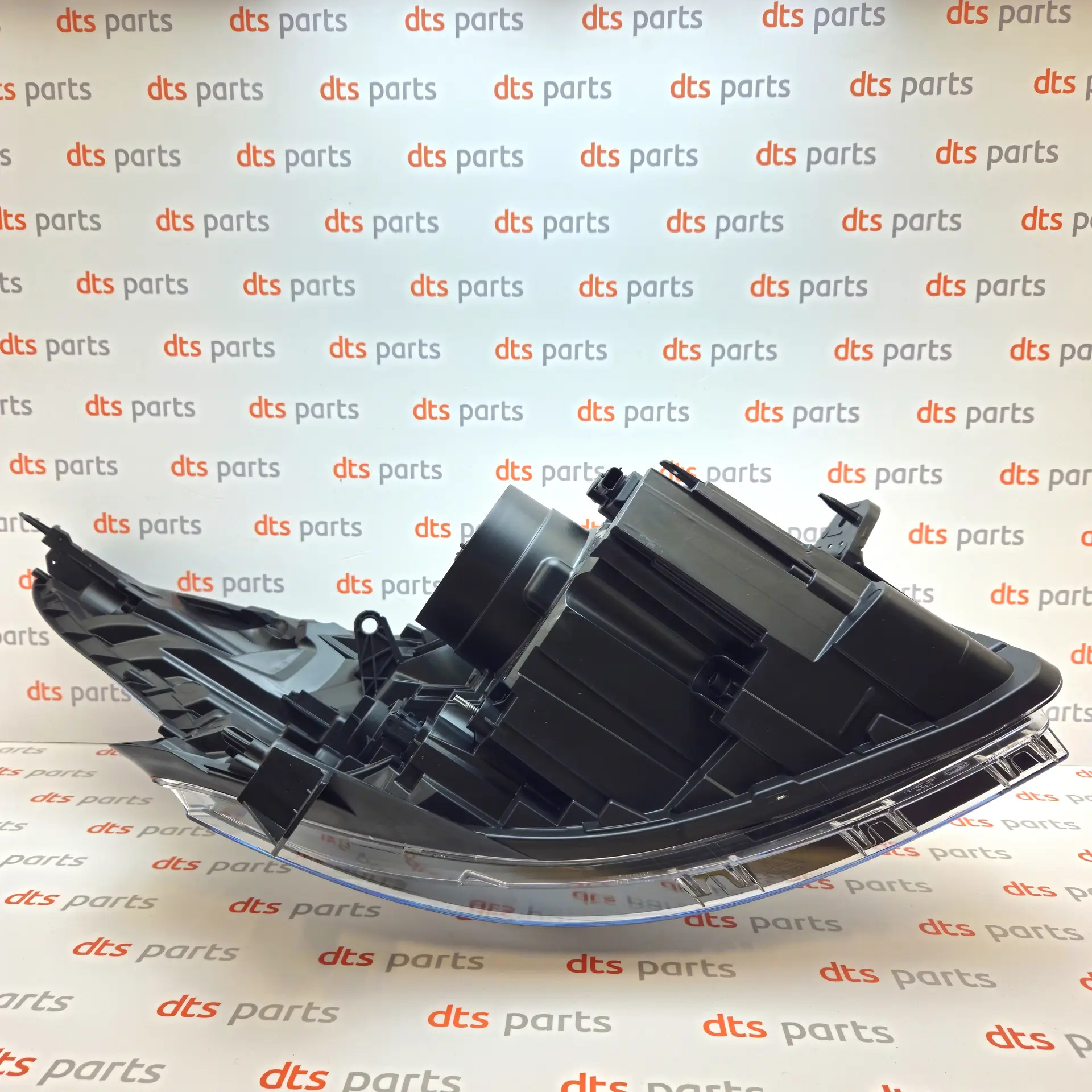 OEM Nissan/Infiniti 2606000Q1M – Front left headlight