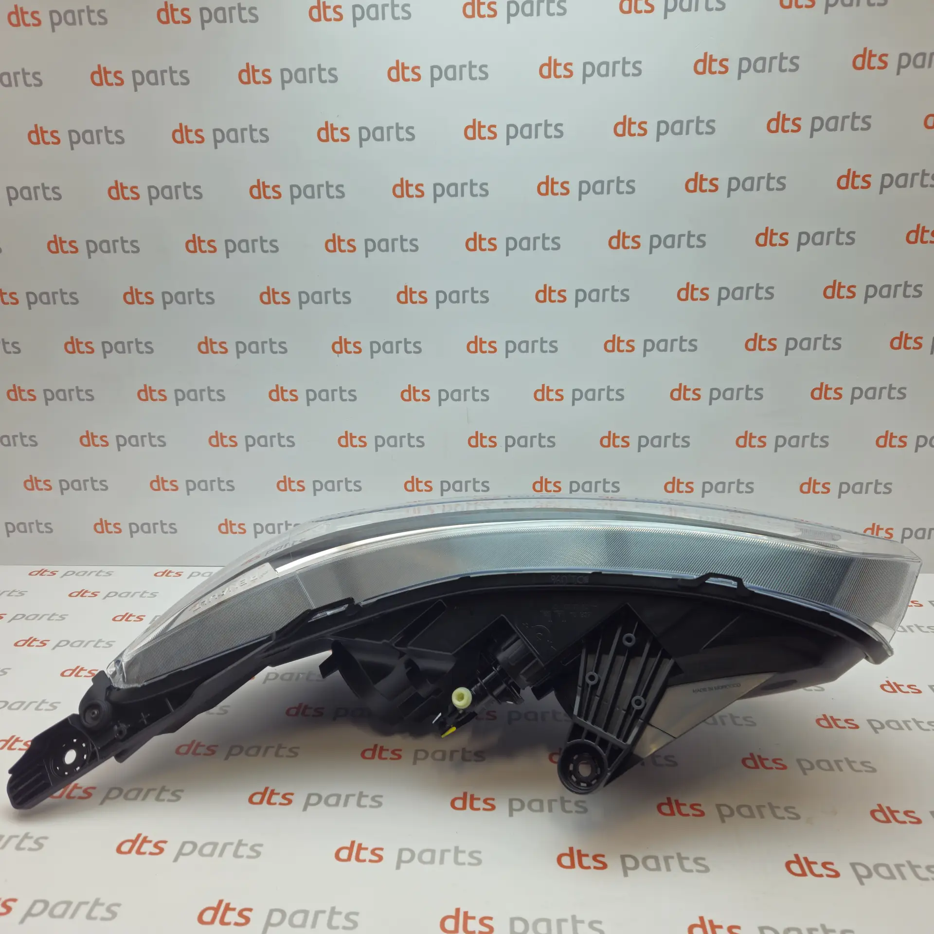 OEM Renault 260600331R – Front left headlight