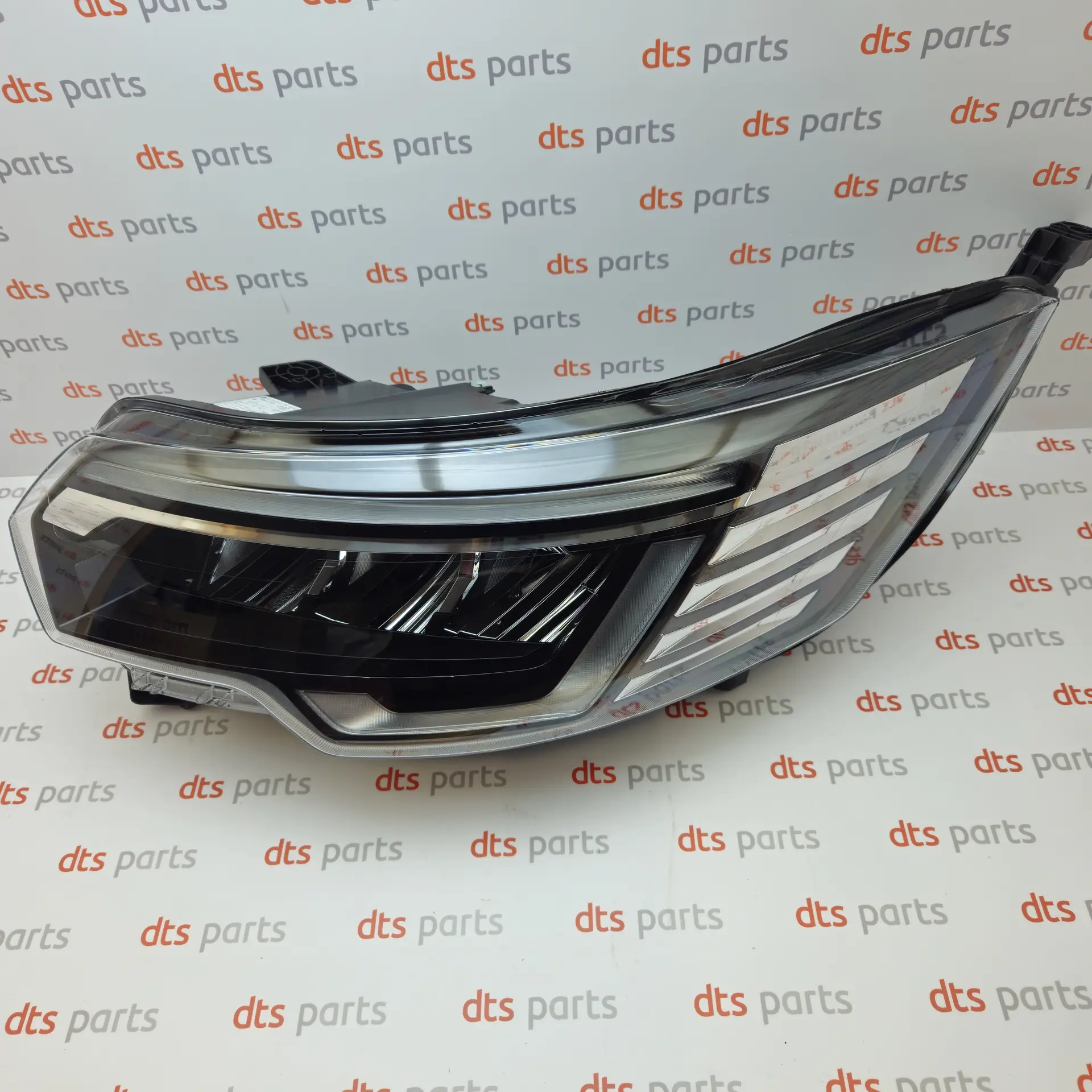 OEM Renault 260601790R – Front left LED headlight