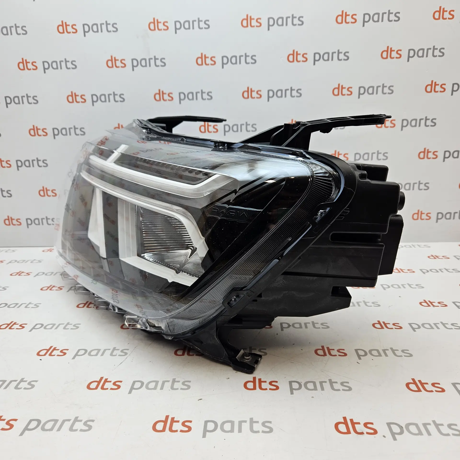 OEM Renault 260602465R – Left Front Headlight Assembly