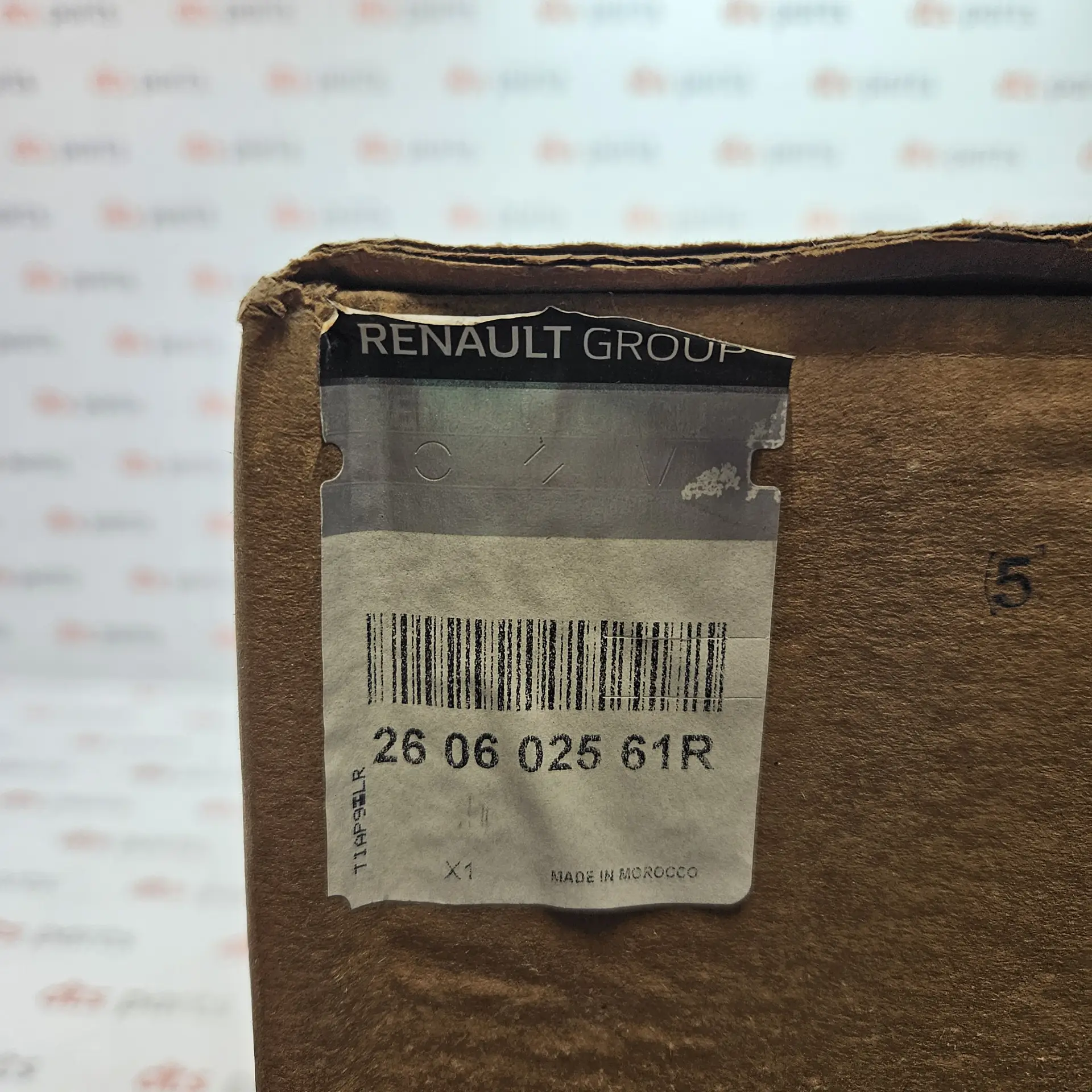 OEM Renault 260602561R – Headlight