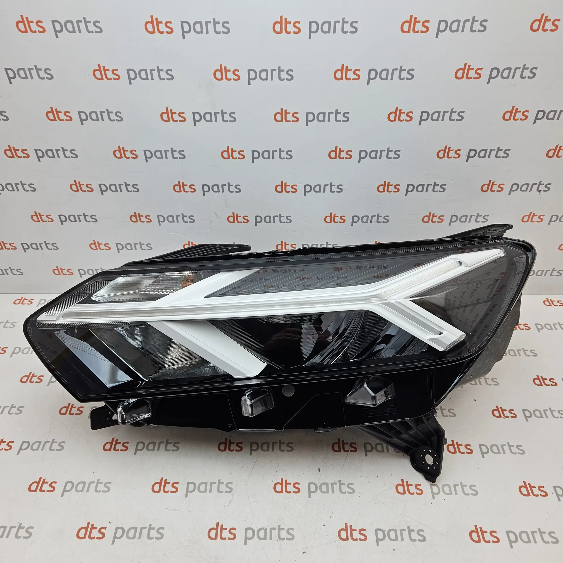OEM Dacia 260602962R – Left front full LED headlight assembly