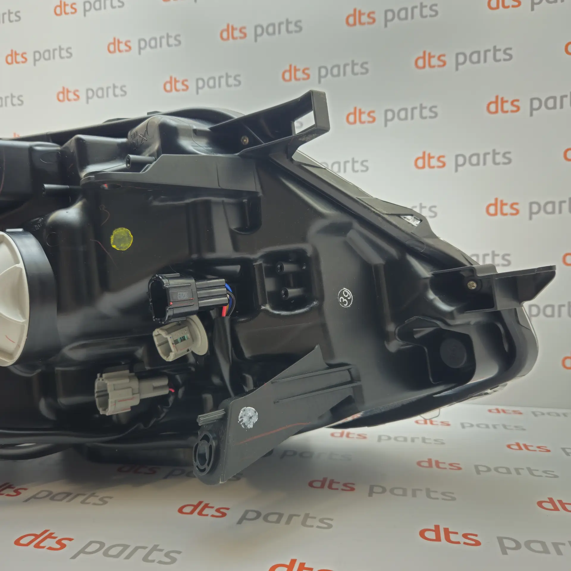 OEM Nissan/Infiniti 260604CC1C – Front left headlight