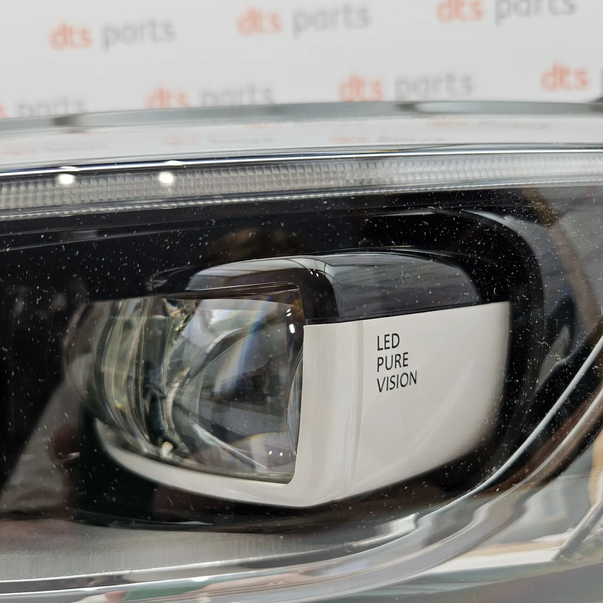 OEM Renault 260606722R – Front, left headlight