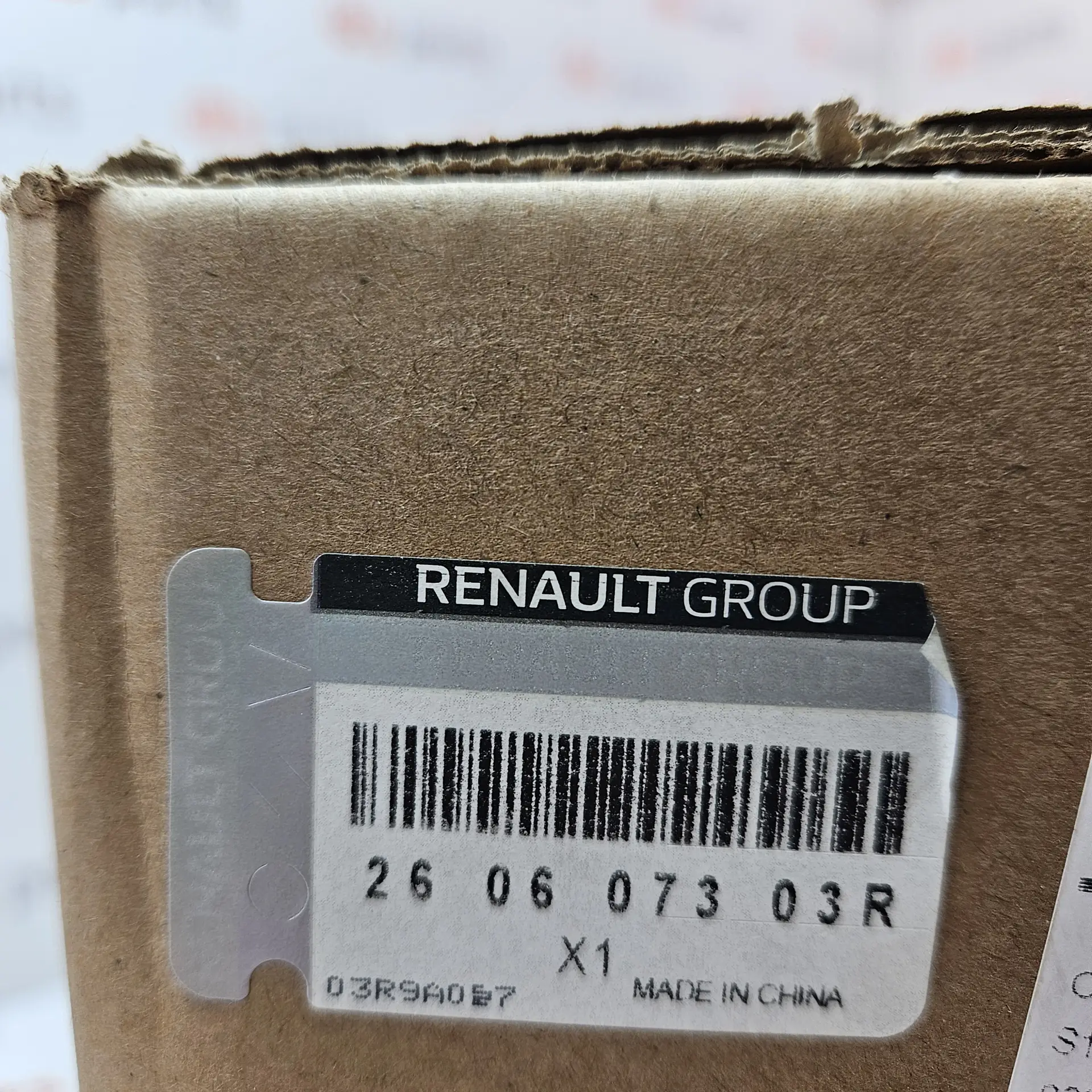 OEM Renault 260607303R – Headlight lens housing assembly