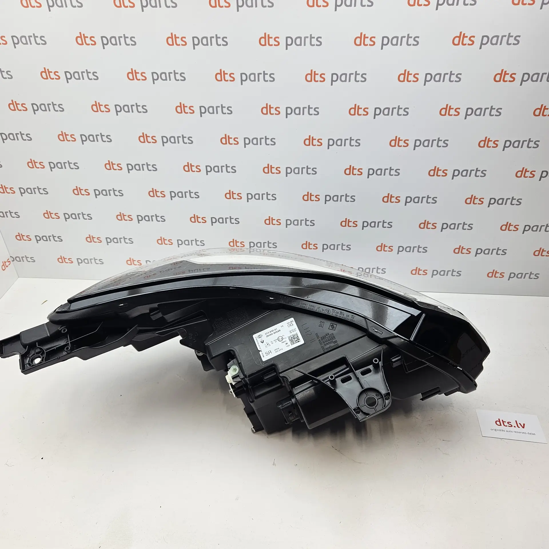 OEM Renault 260607491R – Front, left headlight