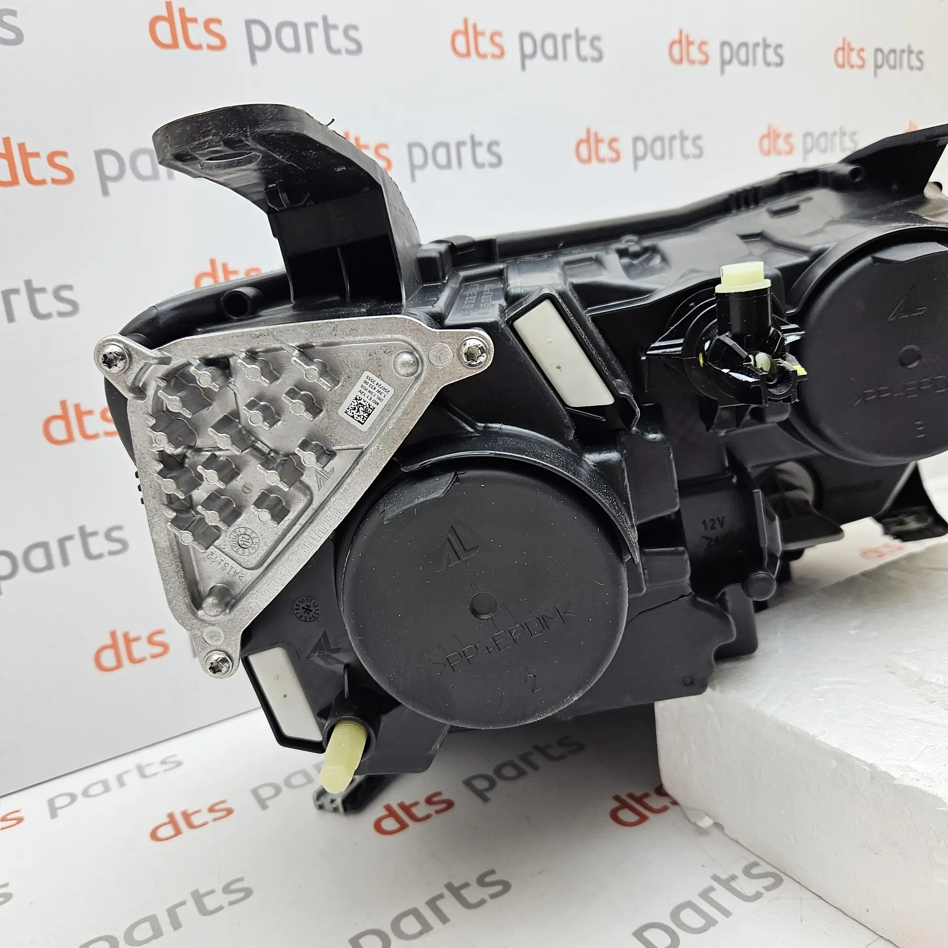 OEM Renault 260609367R – Left side headlight