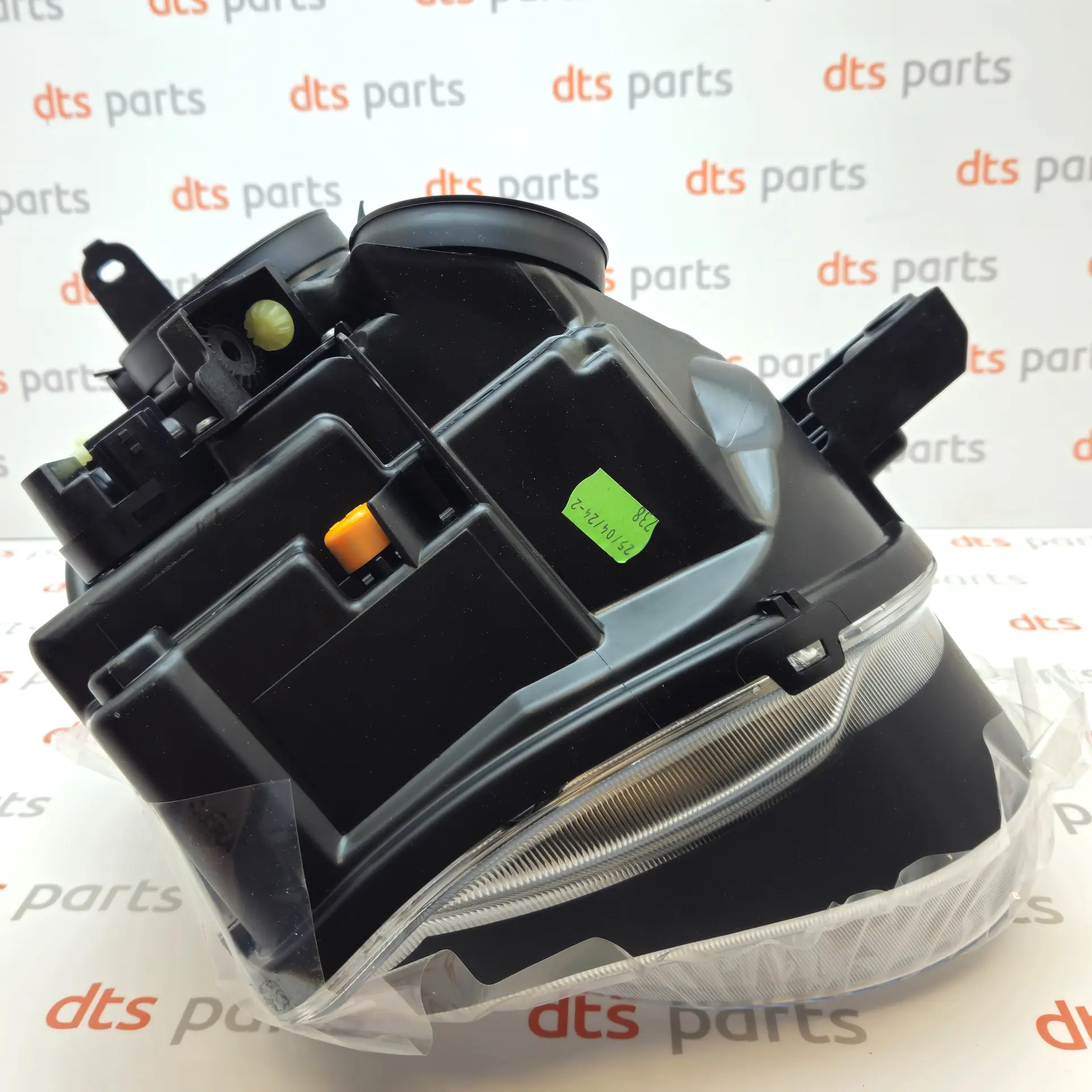 OEM Nissan/Infiniti 26060BV90B – Front left headlight