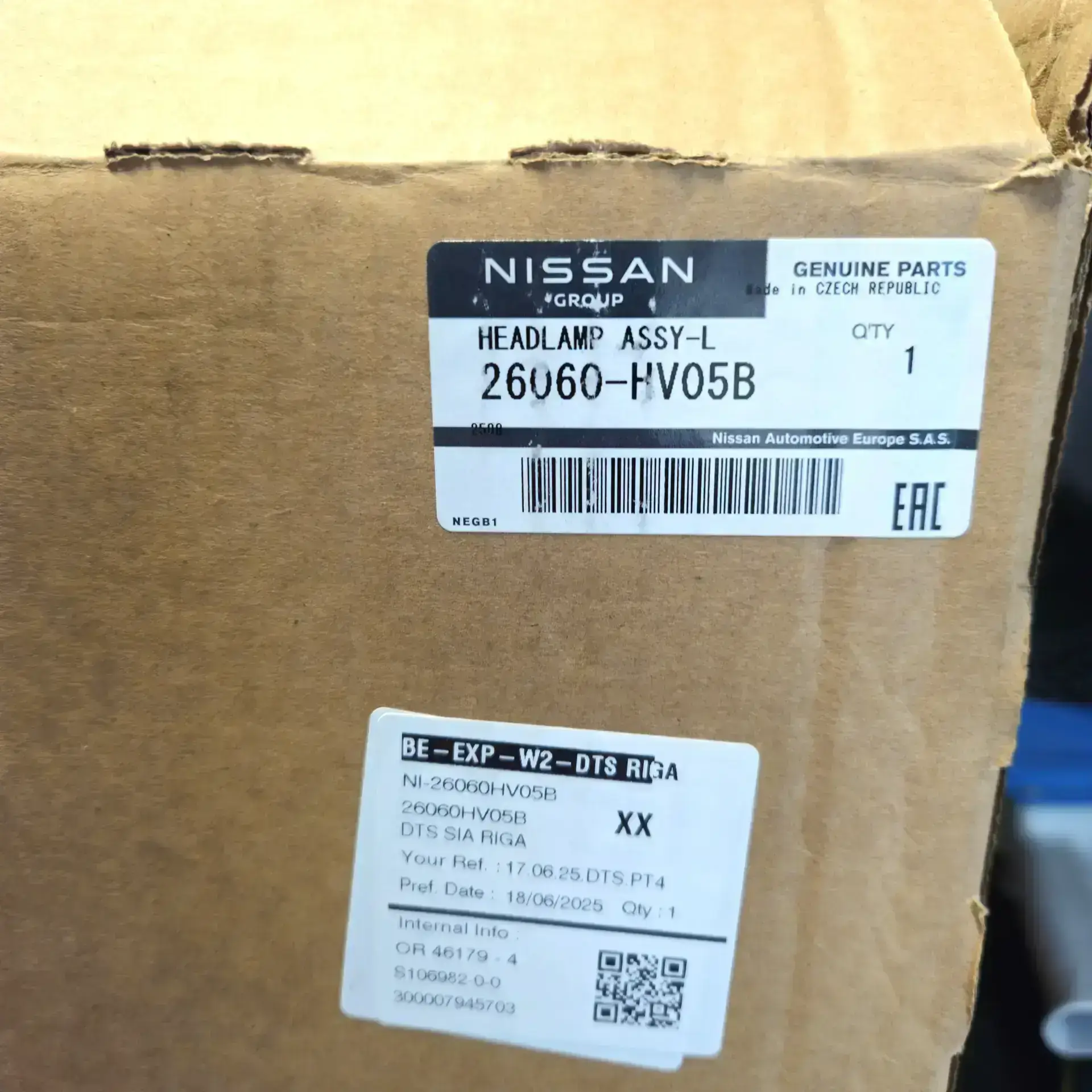 OEM Nissan 26060HV05B – Left headlight