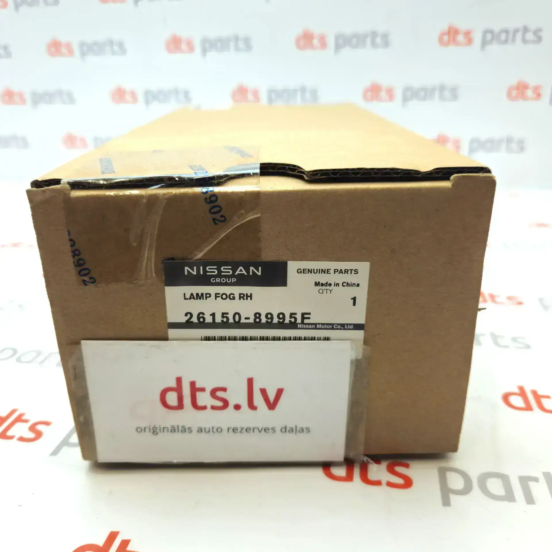 OEM Nissan/Infiniti 261508995F – Front right fog light
