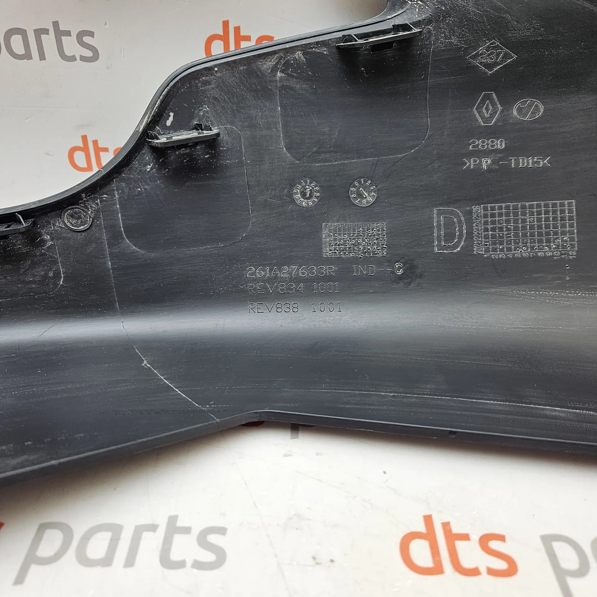 OEM Renault 261A27633R – Front right bumper corner