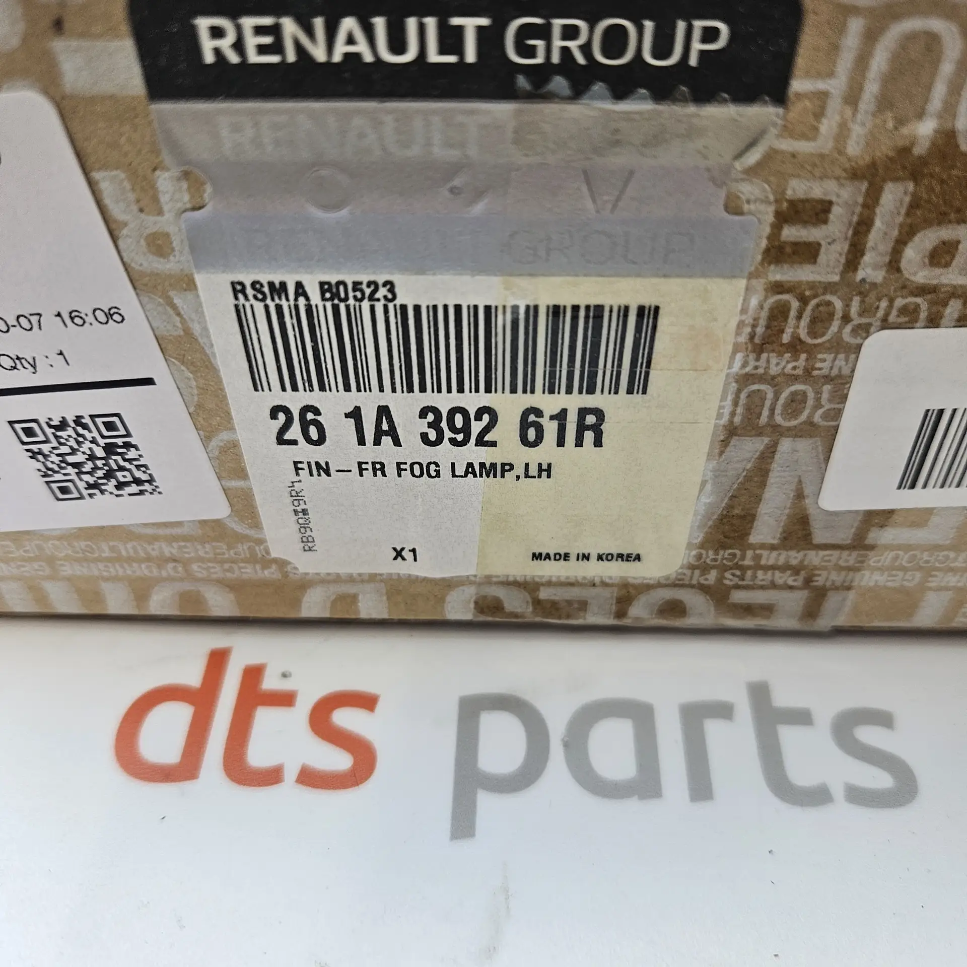 OEM Renault 261A39261R – Front bumper fog light trim finisher molding left-hand side