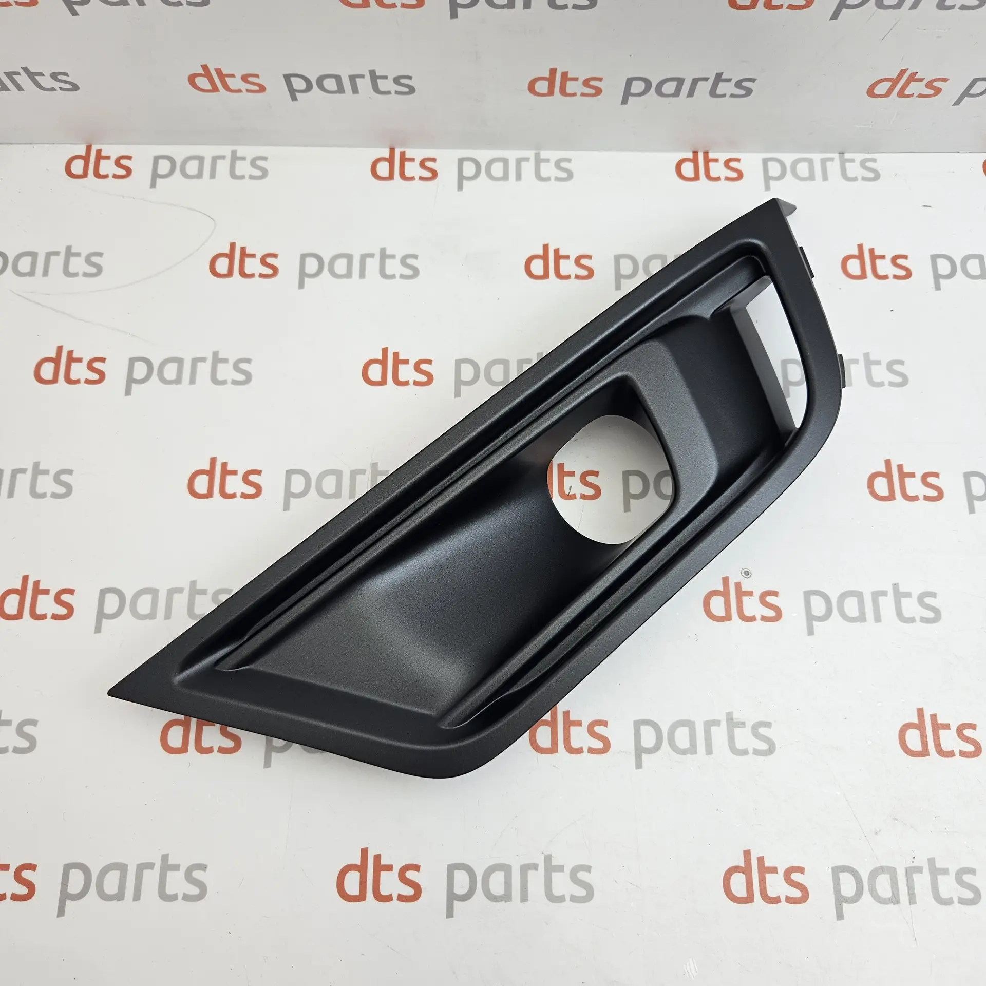 OEM Ford 2622332 – Front fog light bezel trim bezel surround left-hand side