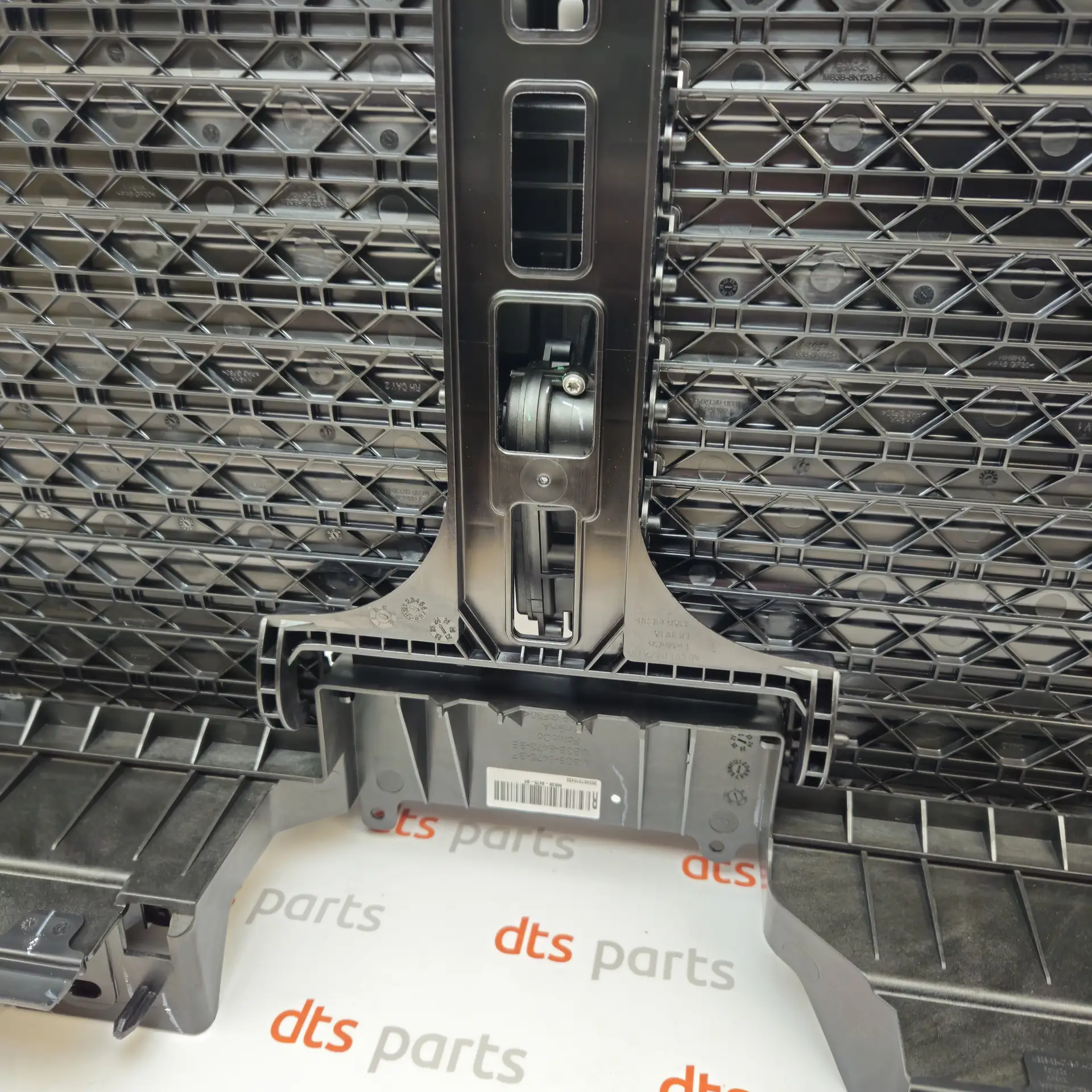 OEM Ford 2625270 – Radiator air duct with shutter