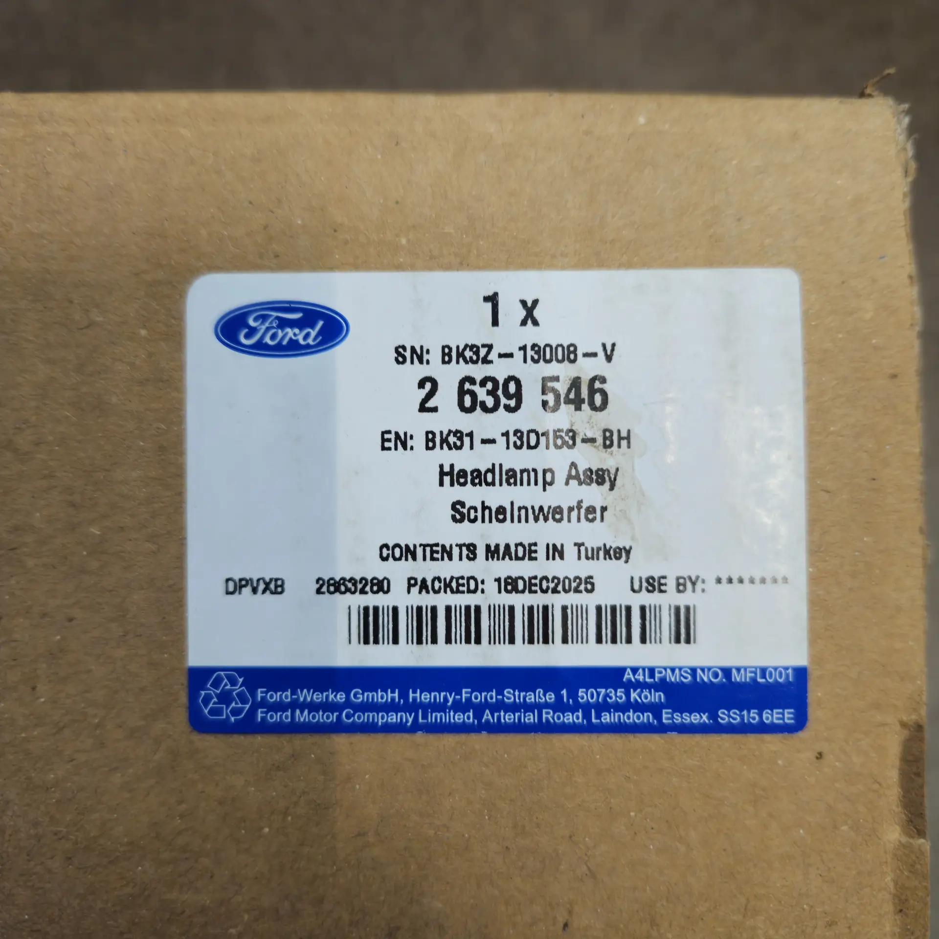 OEM Ford 2639546 – Headlight Assembly
