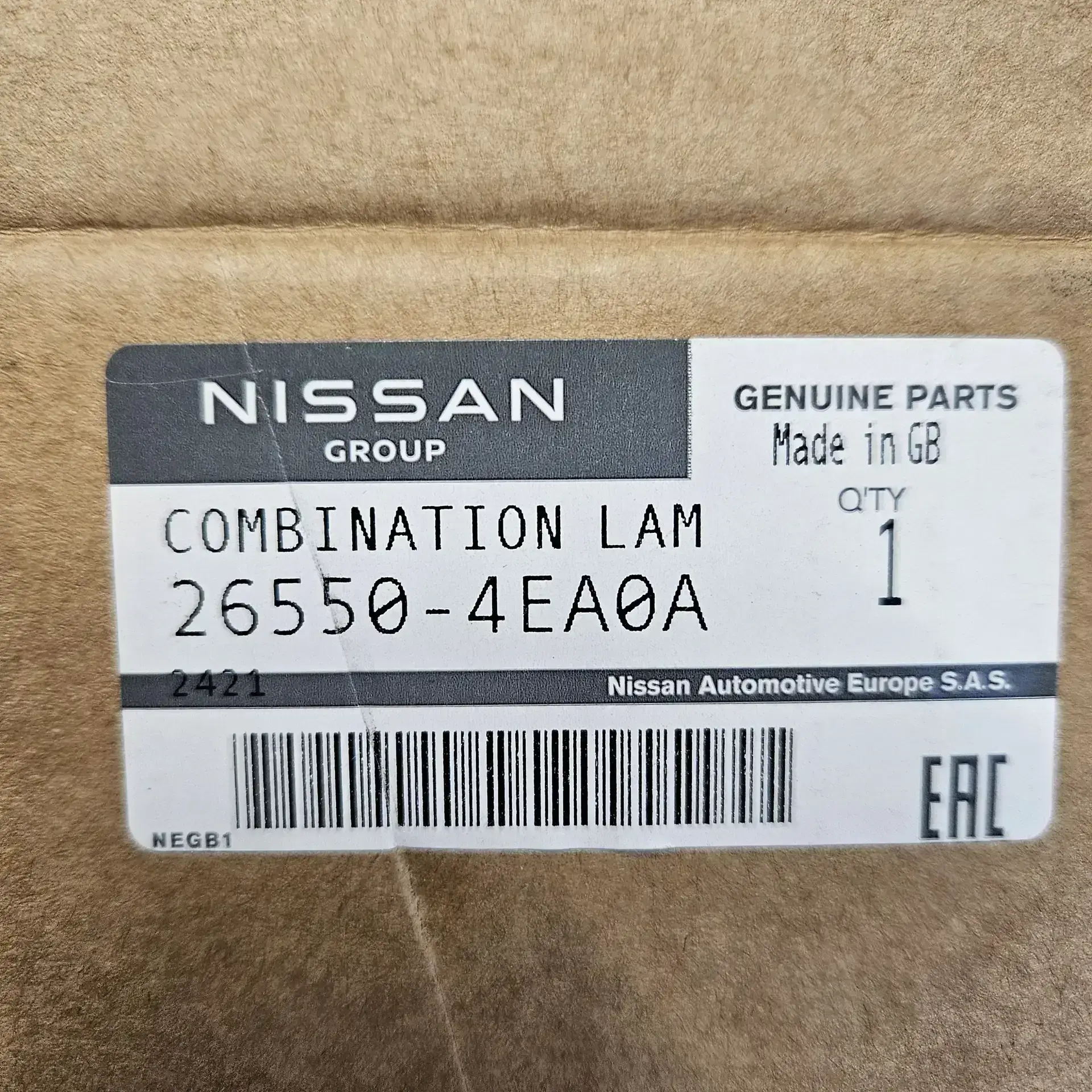 OEM Nissan 265504EA0A – Rear right tail light