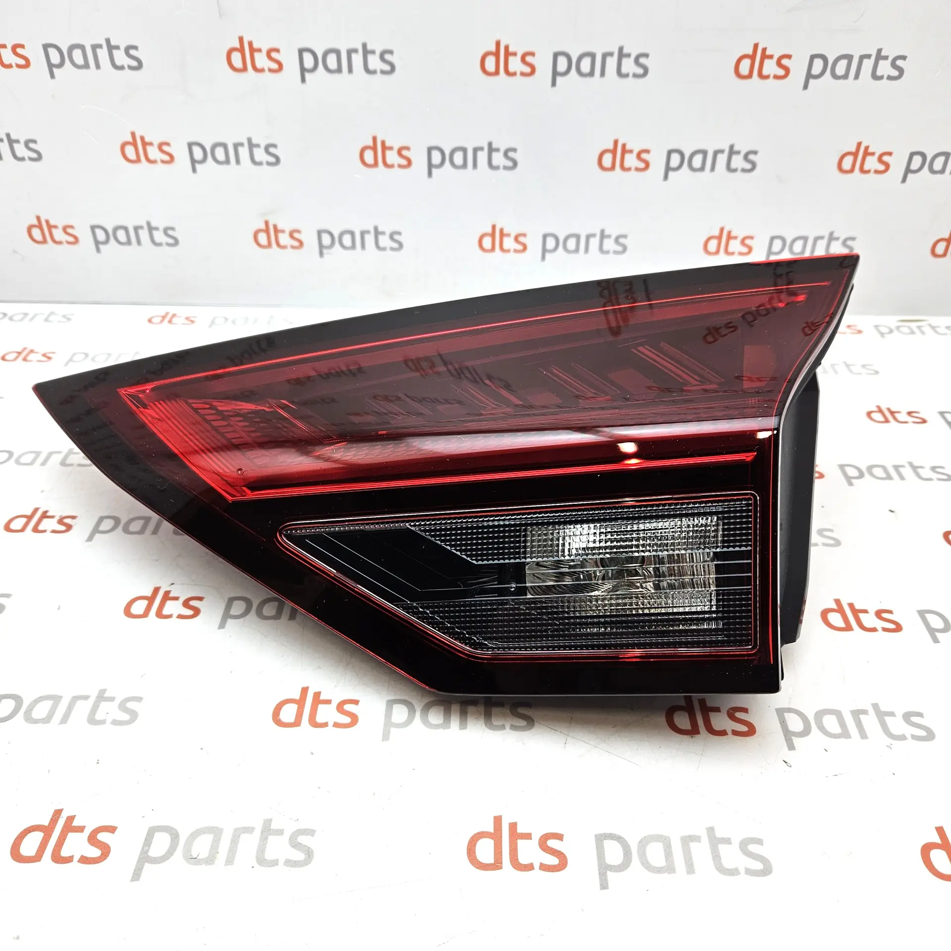 OEM Nissan 265506RF1A – Tail light, right