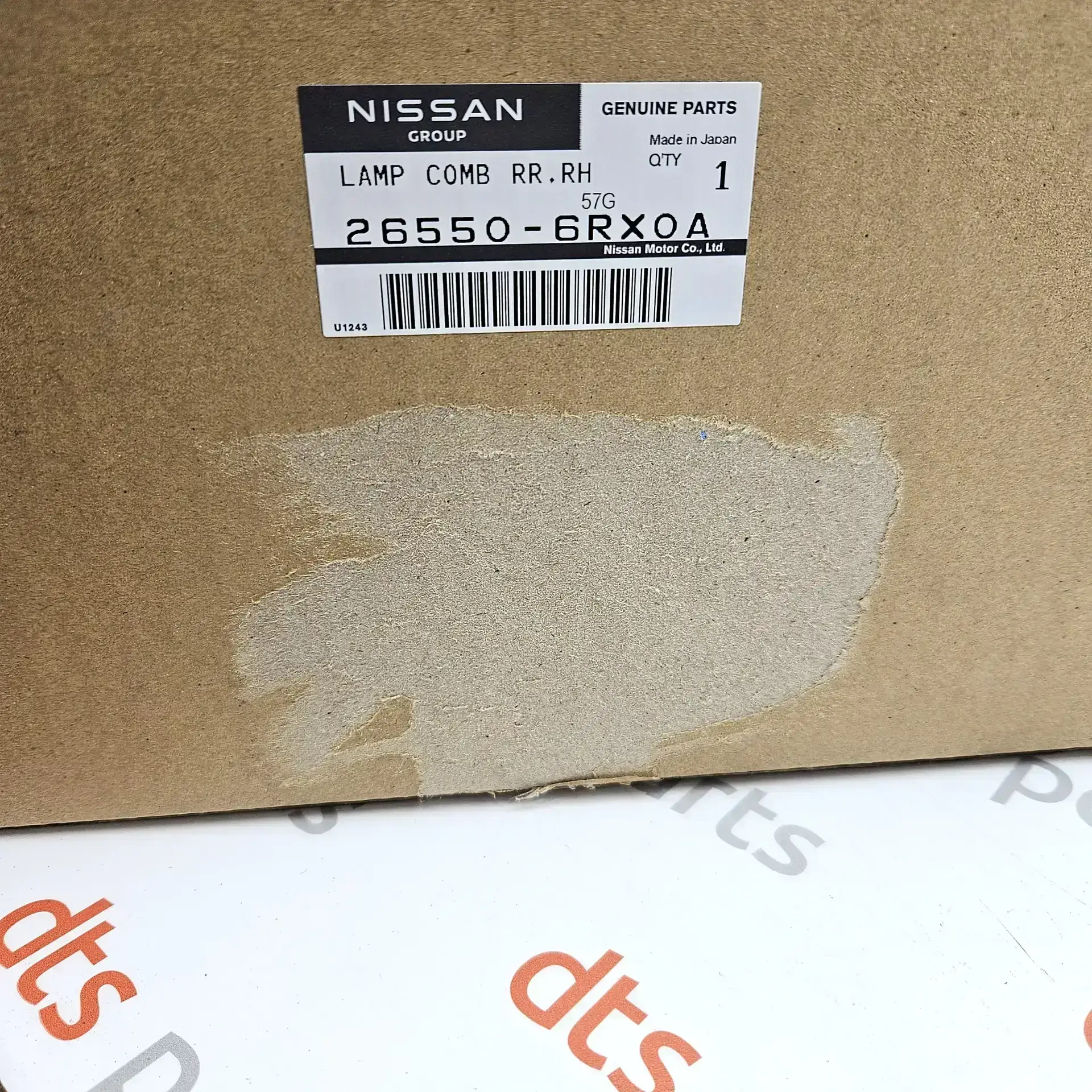 OEM Nissan 265506RX0A – Right tail light
