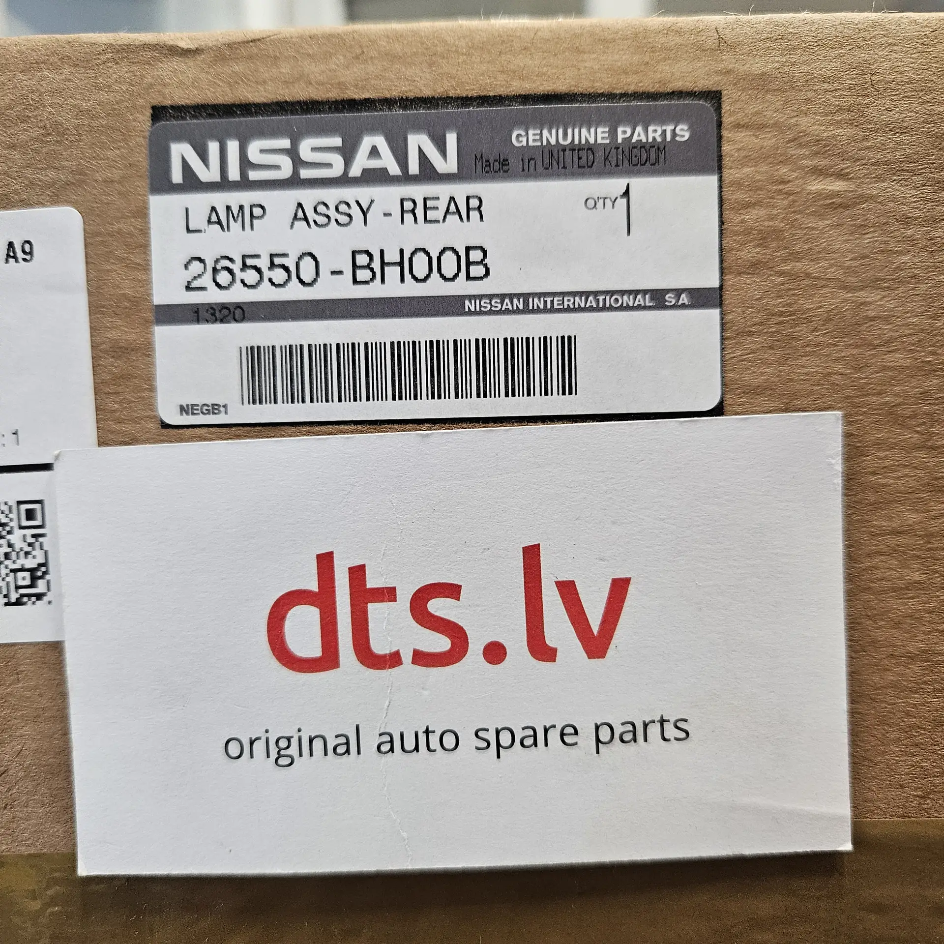 OEM Nissan 26550BH00B – Outer tail light assembly right-hand side