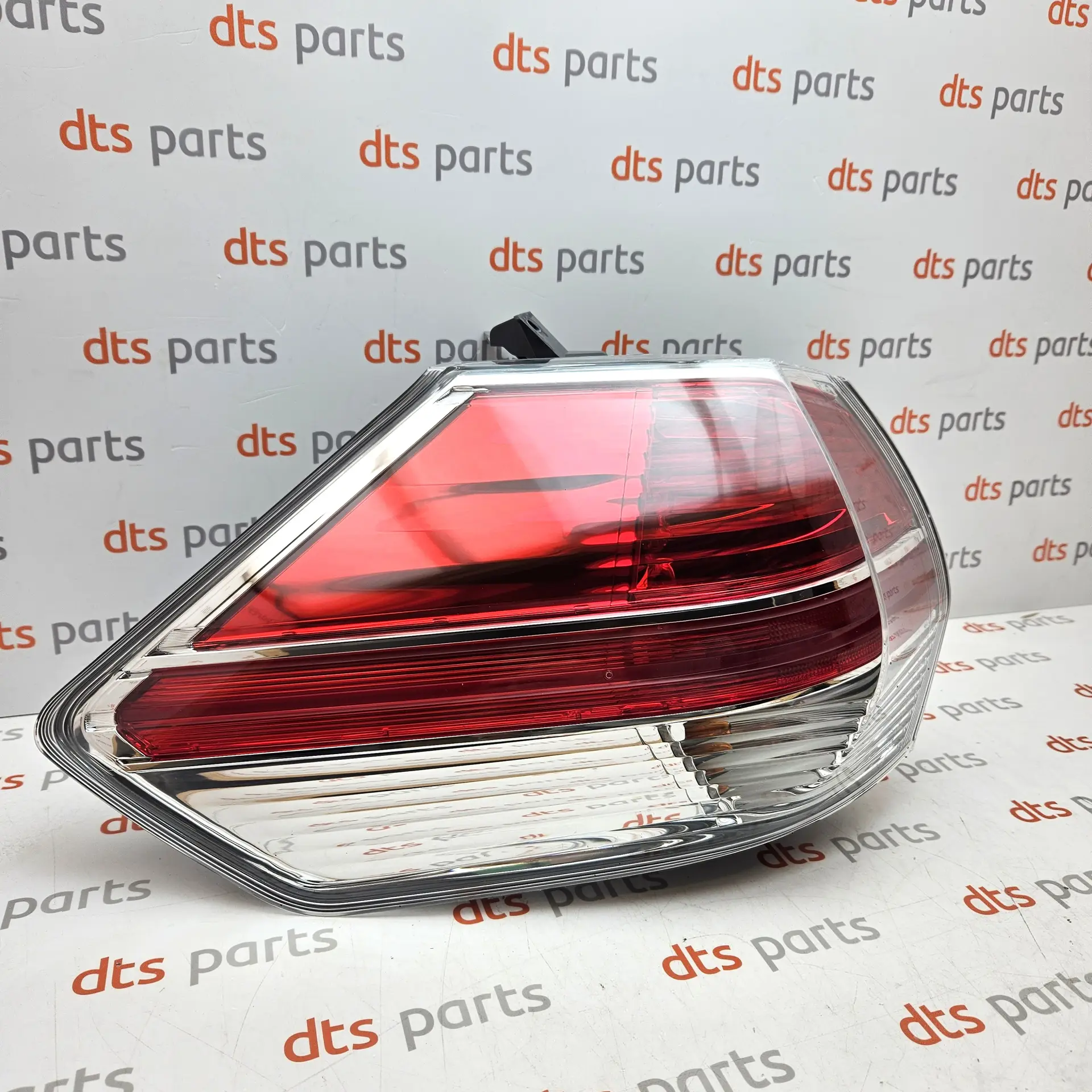 OEM Nissan 265554CA2B – Rear, left tail light X-TRAIL T32