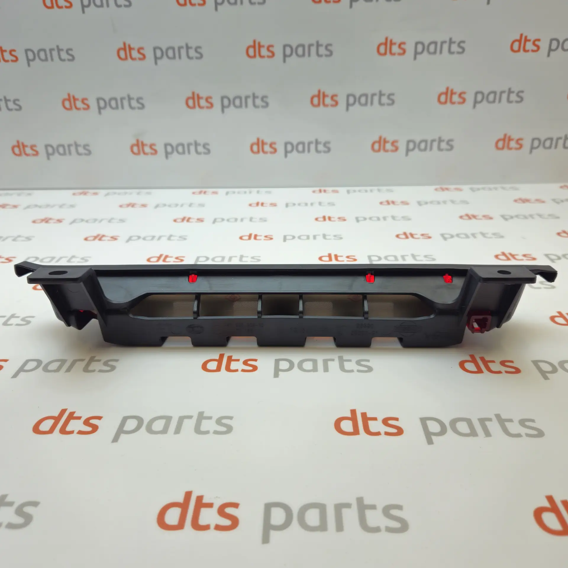 OEM Nissan/Infiniti 26590ZS00A – Rear additional stop light