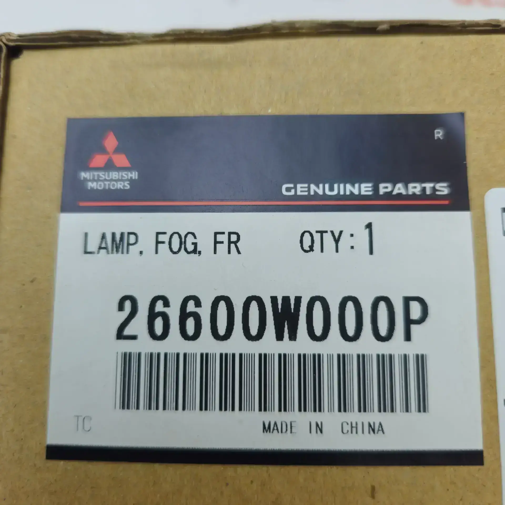 OEM Mitsubishi 26600W000P – Front fog light