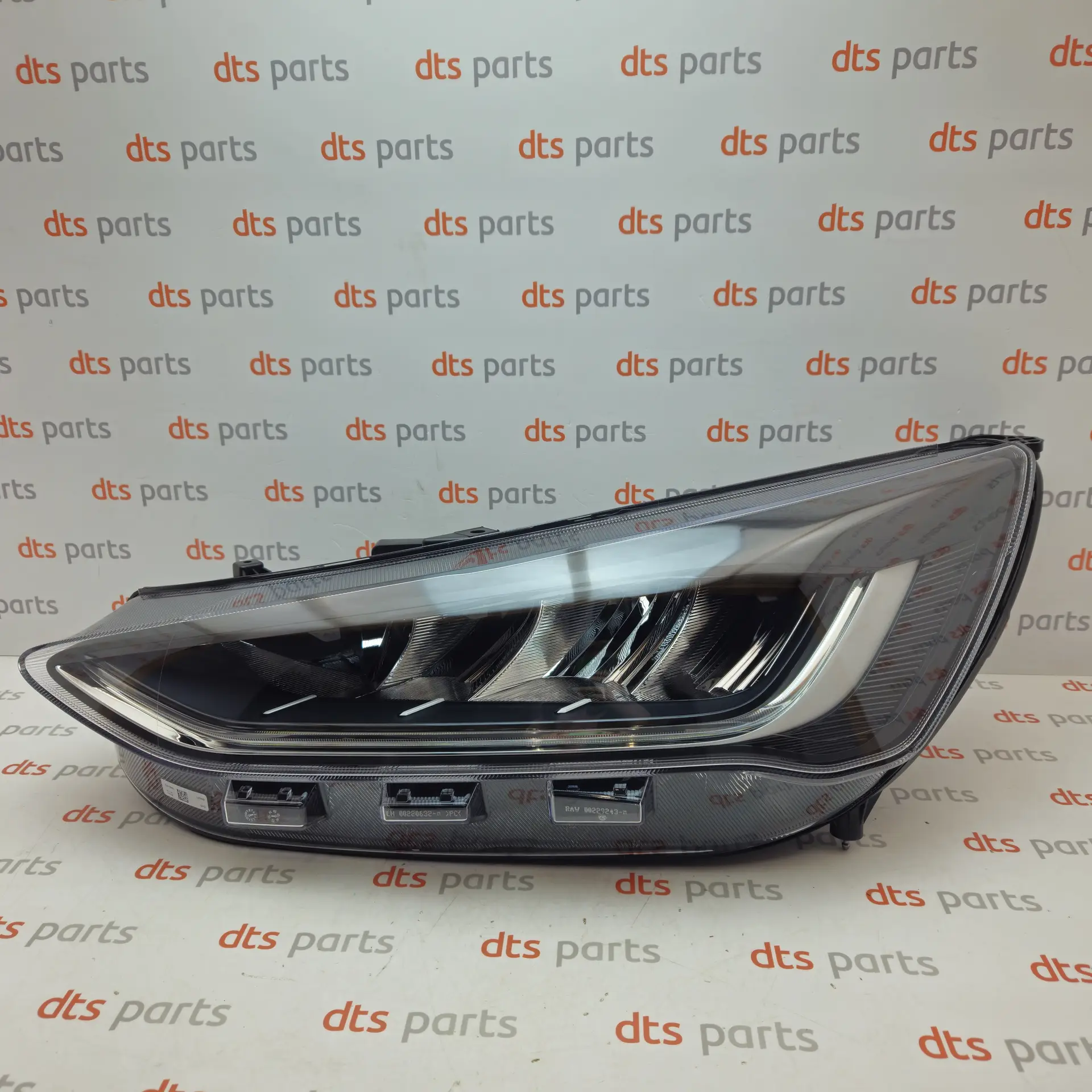 OEM Ford 2665929 – Left front full LED headlight assembly