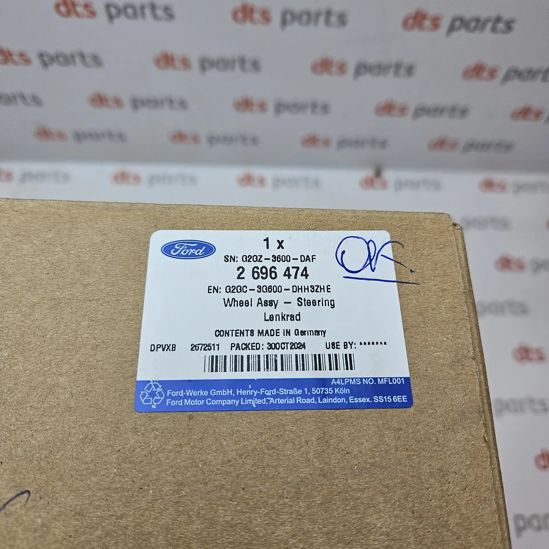 OEM Ford 2696474 – Steering whee