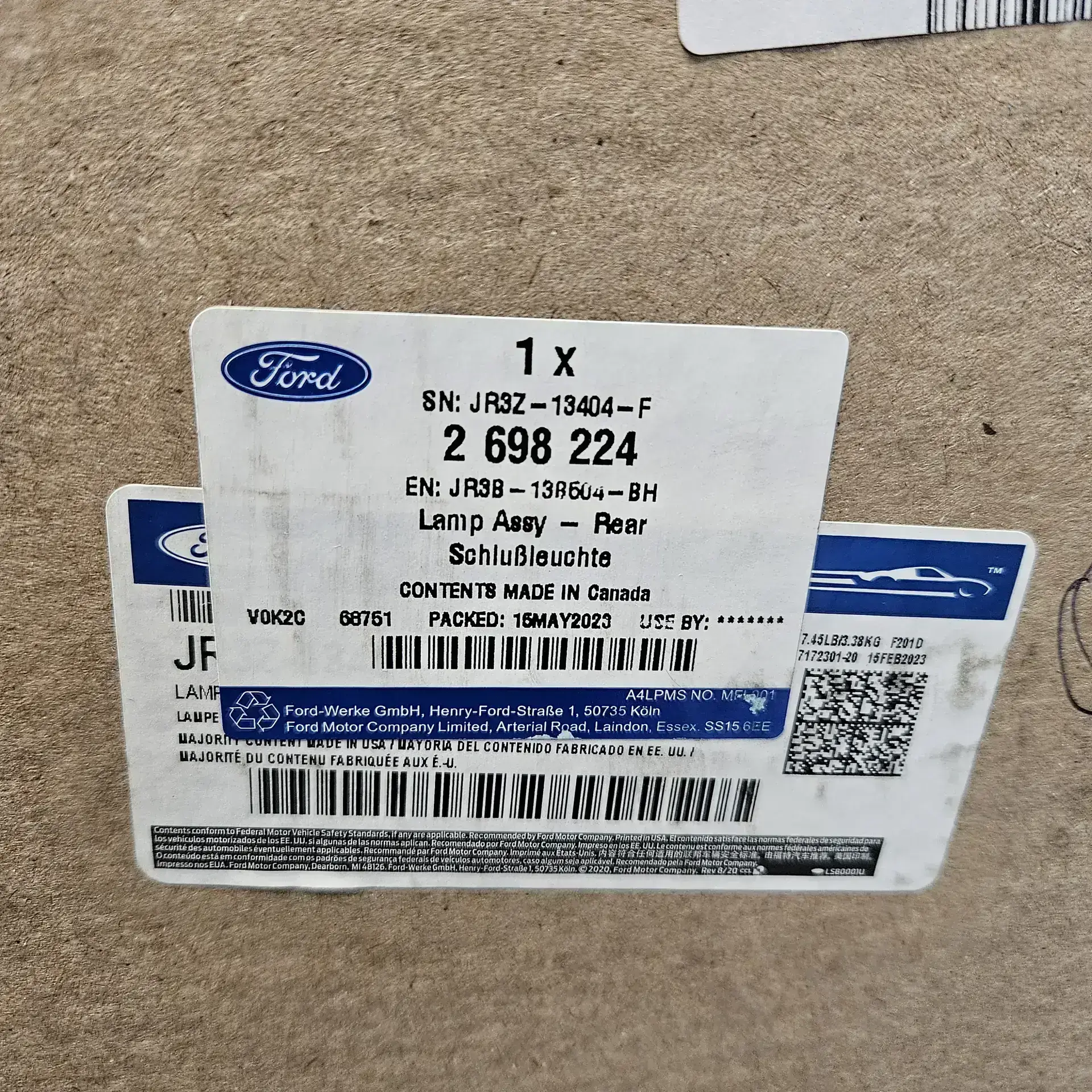 OEM Ford 2698224 – Rear right taillight