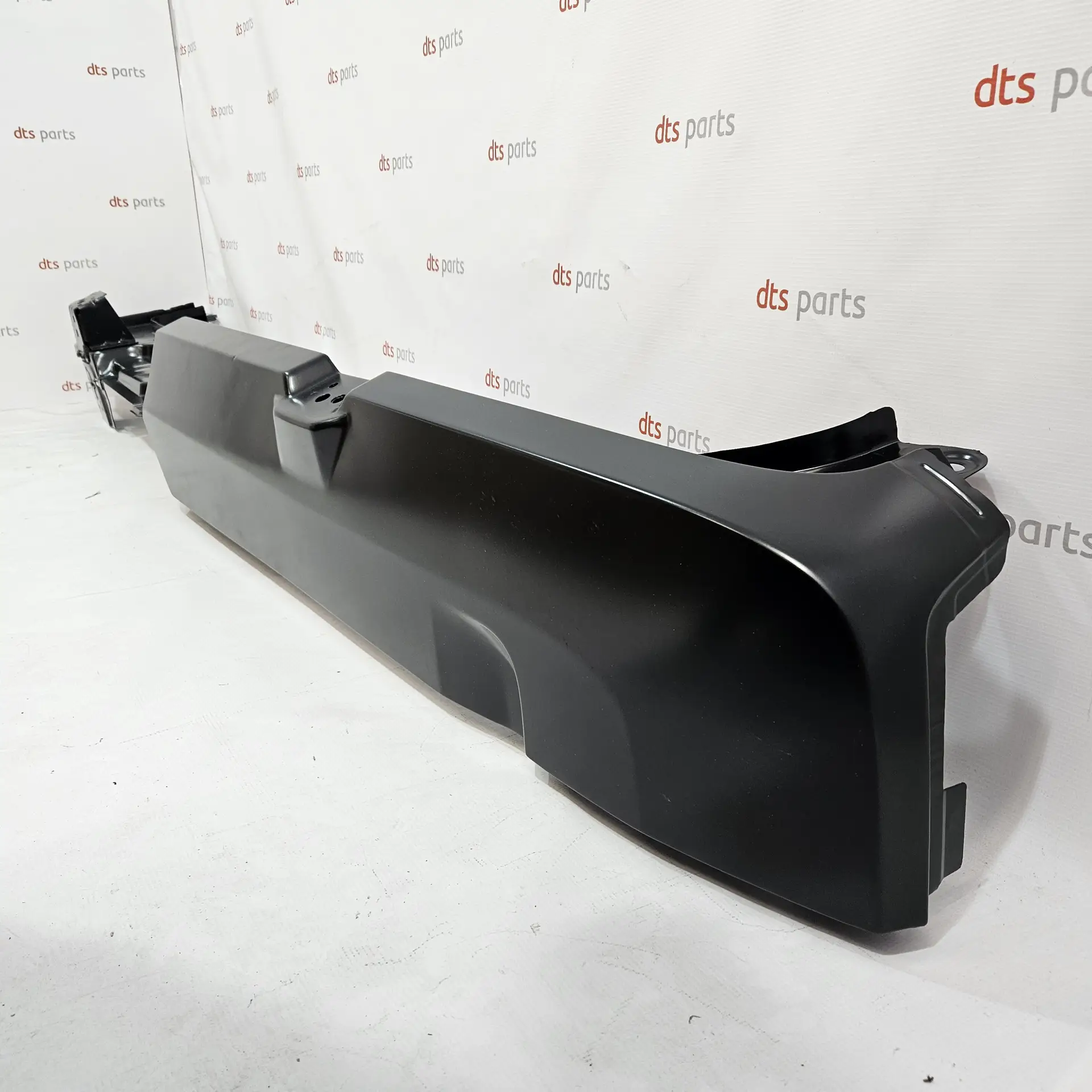OEM Ford 2726420 – Body side rear cornes panel
