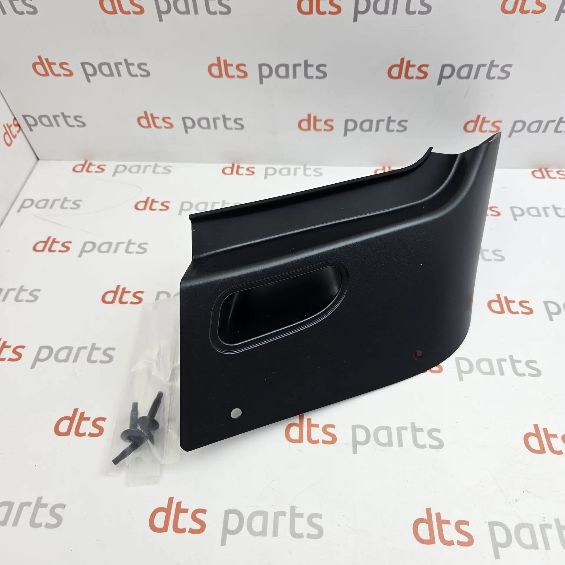 OEM Ford 2745434 – Front steering knuckle axle stub right-hand side