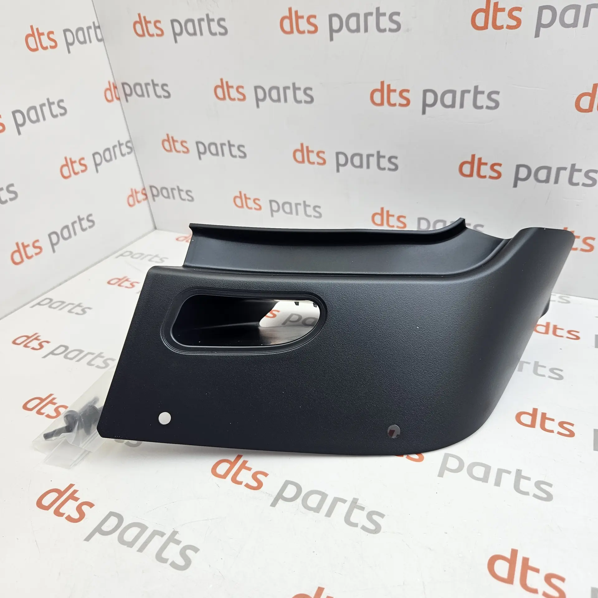 OEM Ford 2745434 – Front steering knuckle axle stub right-hand side
