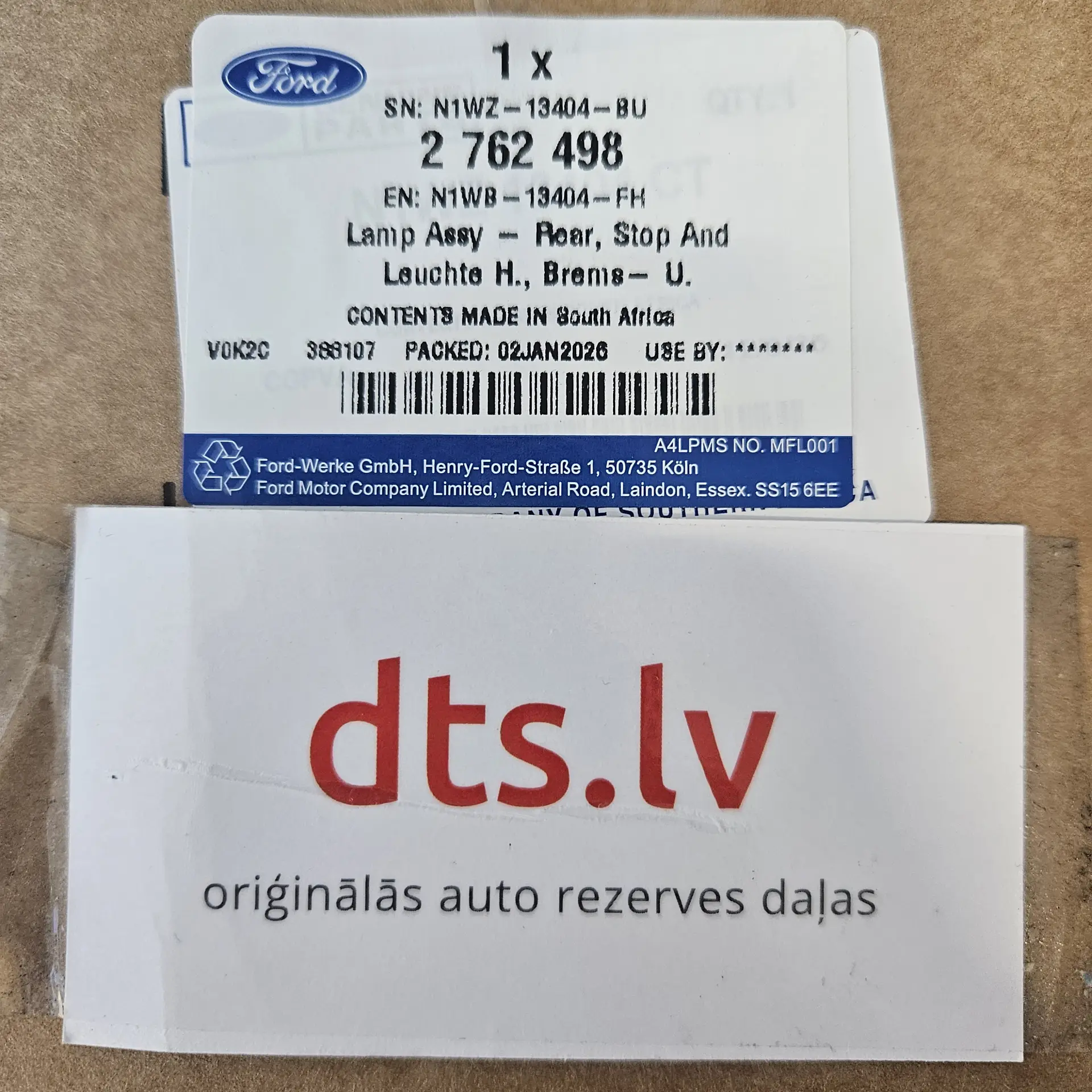 OEM Ford 2762498 – Rear taillight assembly