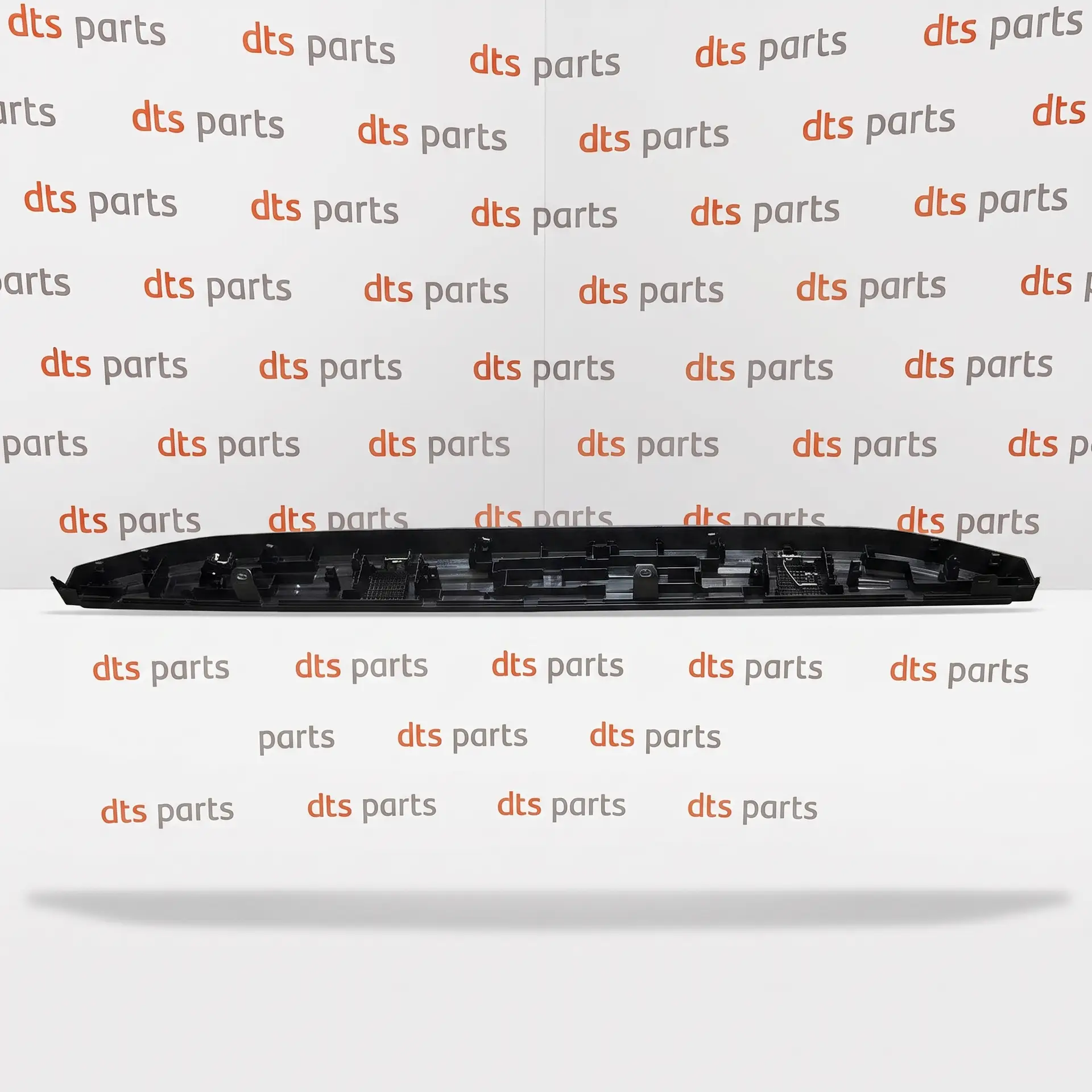 OEM Ford 2796697 – Rear tailgate upper edge protection moulding / bed rail cap