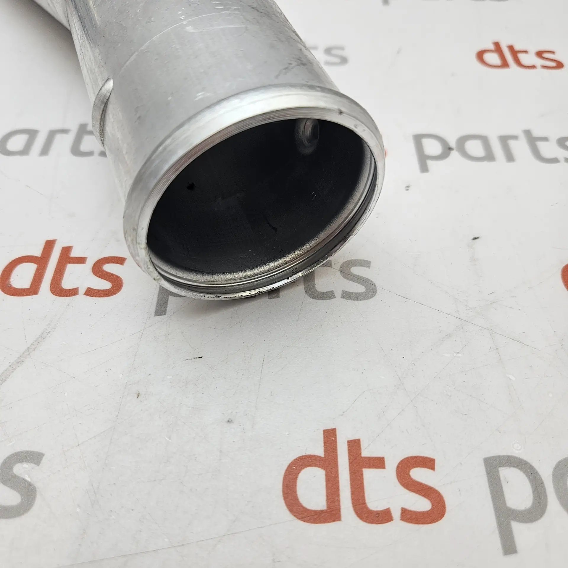 OEM Hyundai 282562F700 – Intercooler outlet hose pipe