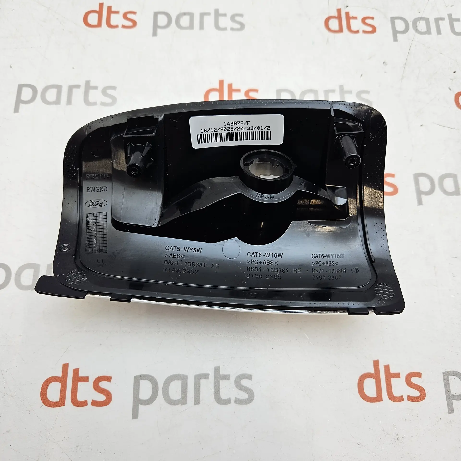 OEM Ford 2838373 – Lamp assembly