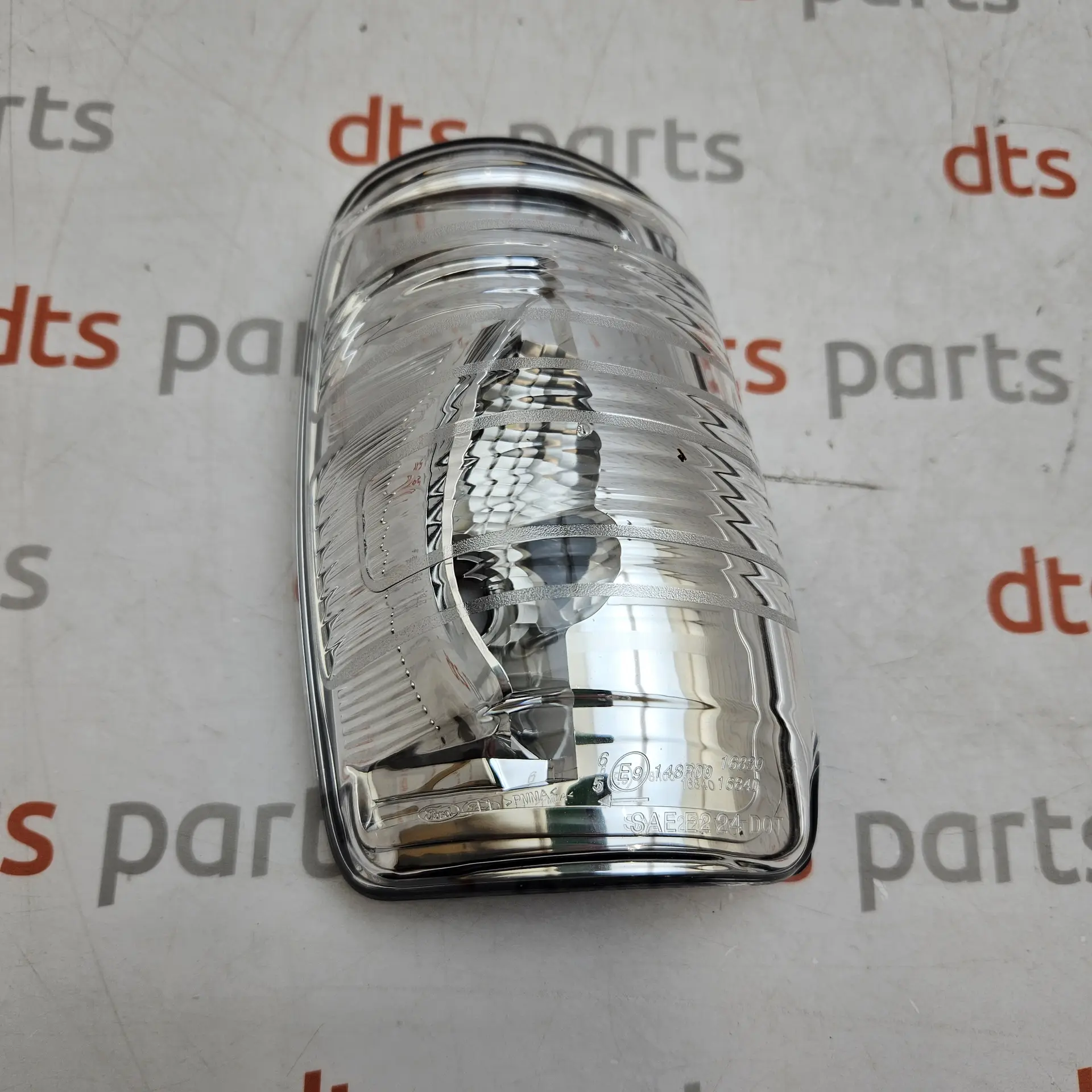 OEM Ford 2838373 – Lamp assembly