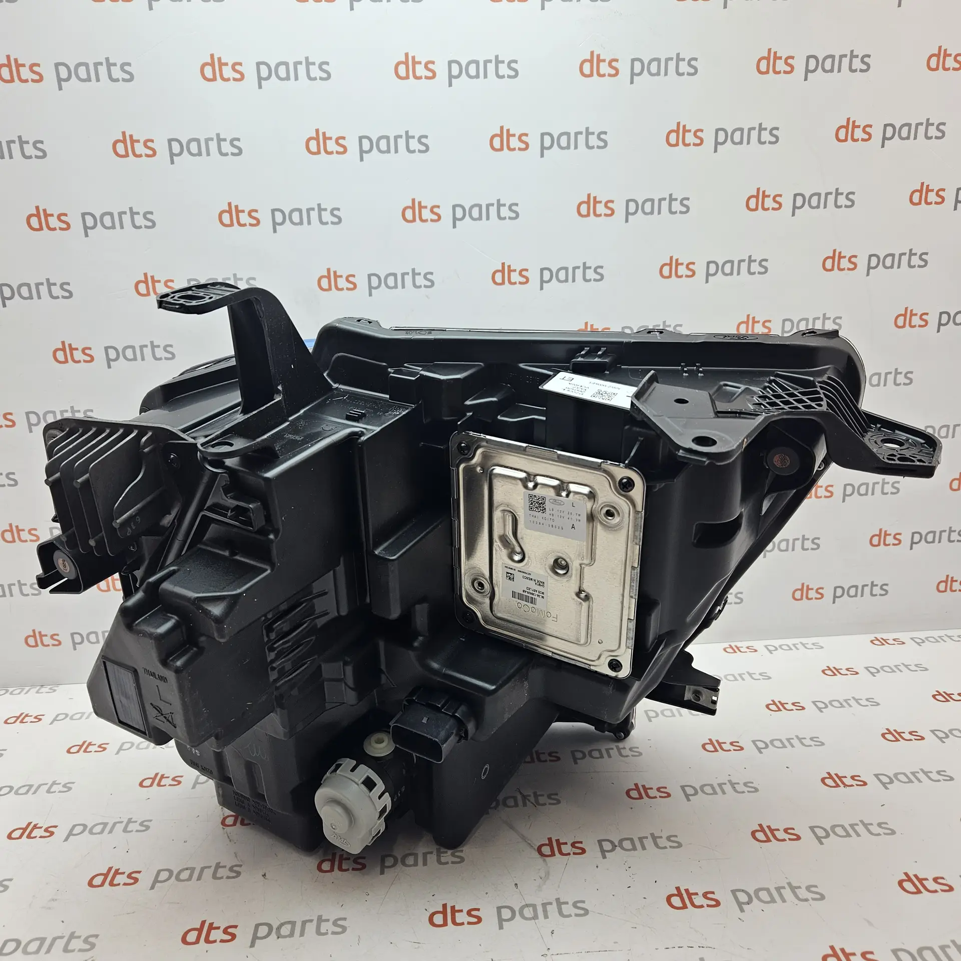 OEM Ford 2843168 – Front headlight main headlamp assembly left-hand side