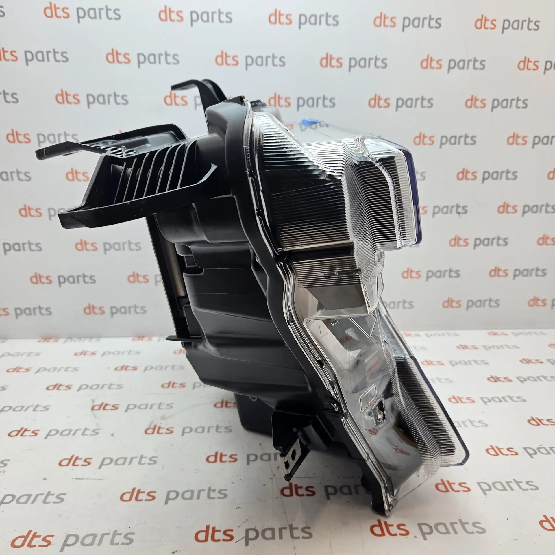 OEM Ford 2843168 – Front headlight main headlamp assembly left-hand side
